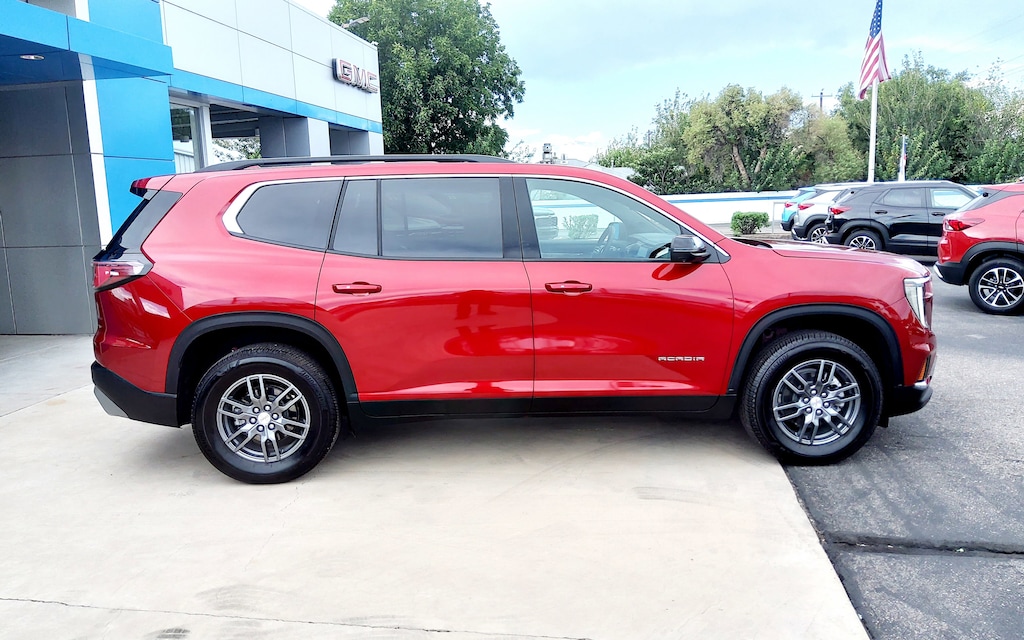 Used 2025 GMC Acadia Elevation SUV