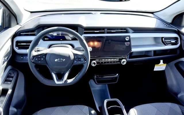2027 Chevrolet Bolt LT - Photo 11