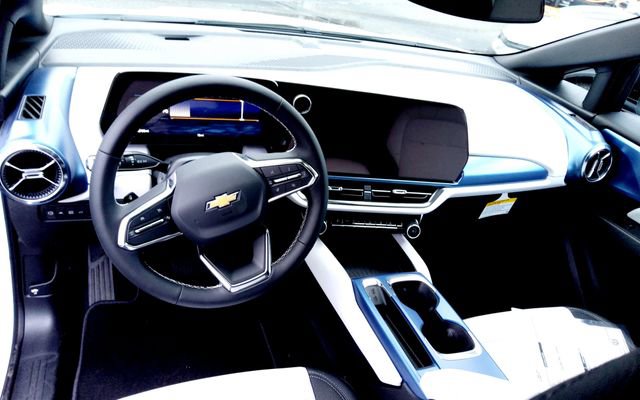 2026 Chevrolet Equinox EV 2LT - Photo 12