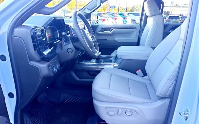 2026 Chevrolet Silverado 1500 LTZ - Photo 12