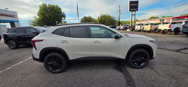 2026 Chevrolet Trax Activ - Photo 4