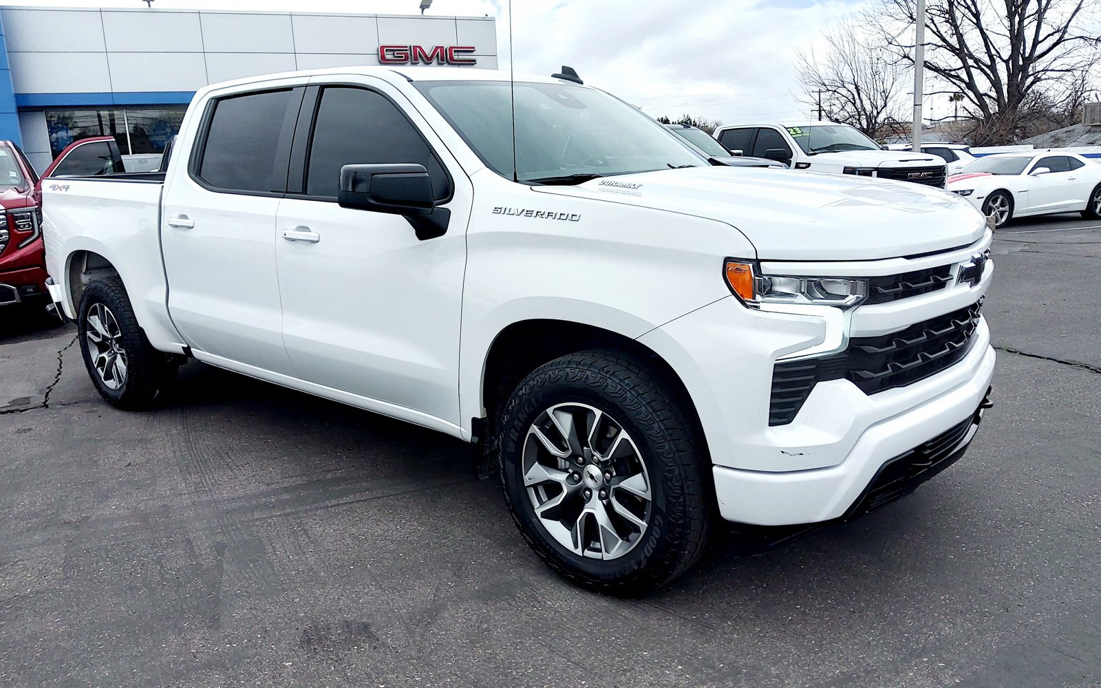 2024 Chevrolet Silverado 1500 RST photo 3