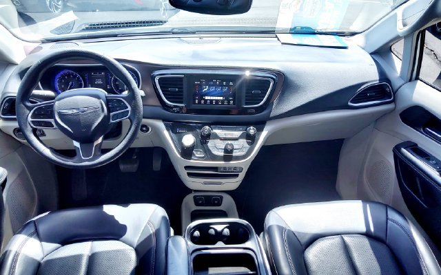 2021 Chrysler Voyager LXI - Photo 12