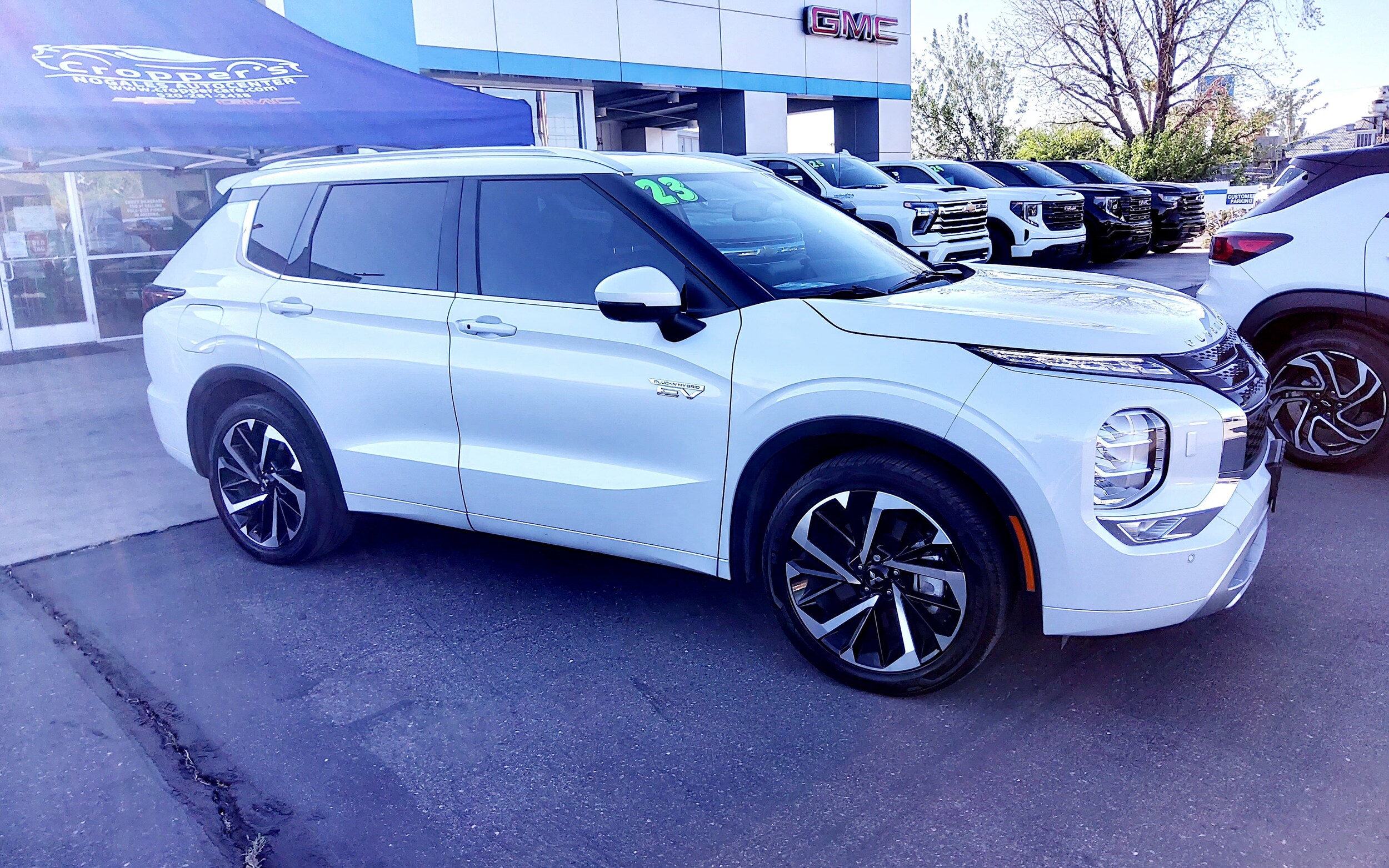 2023 Mitsubishi Outlander PHEV SEL photo 3