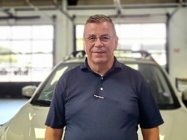 Staff member Bobby Tarrant from 034b1bb4bf2e