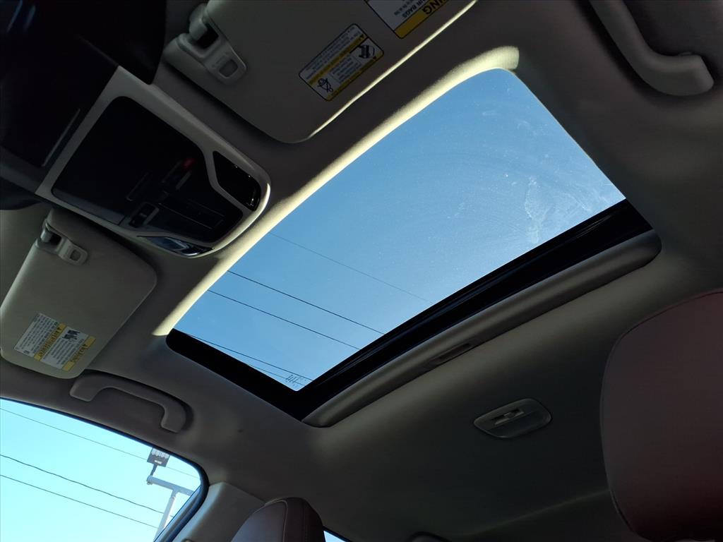 2025 Subaru Outback Touring XT photo 4
