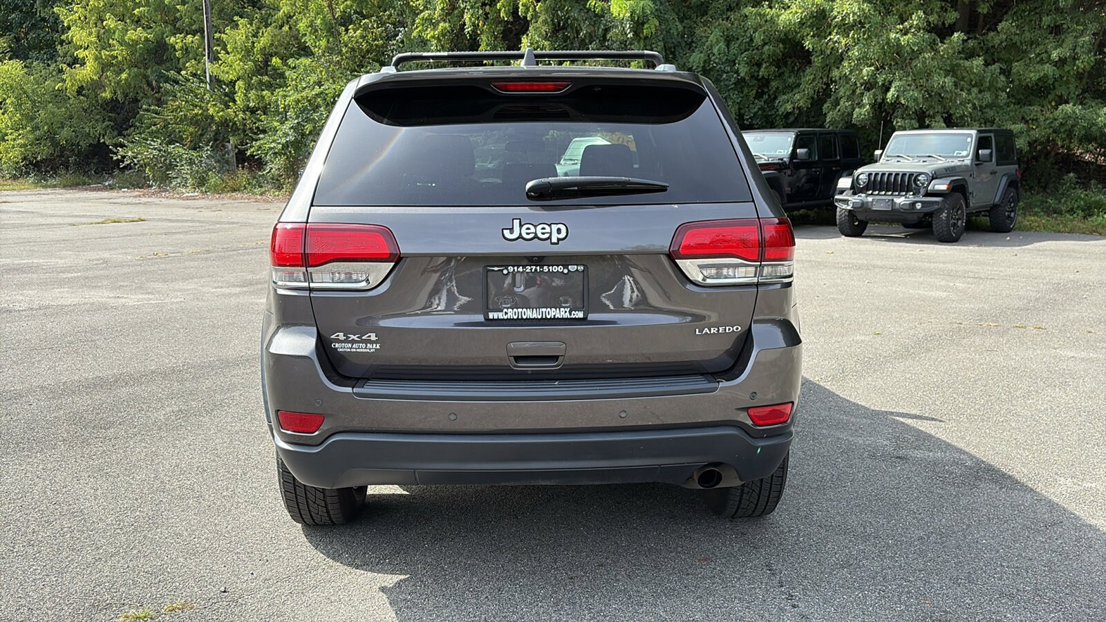 2020 Jeep Grand Cherokee Laredo E photo 3