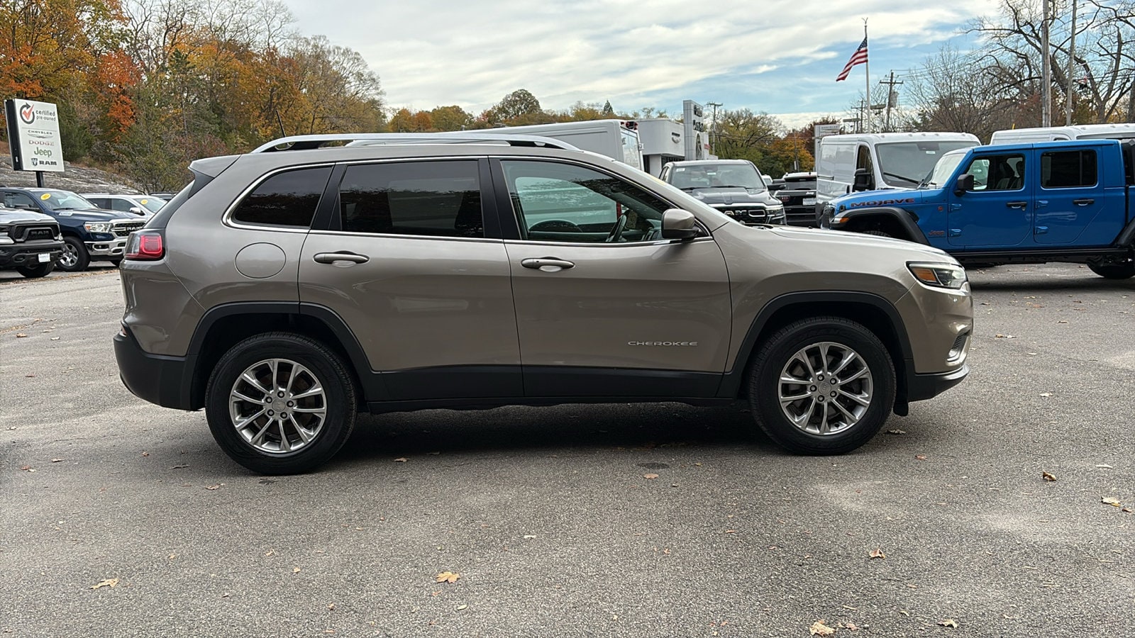 Certified 2019 Jeep Cherokee Latitude Plus with VIN 1C4PJMLB8KD271979 for sale in Croton-on-Hudson, NY