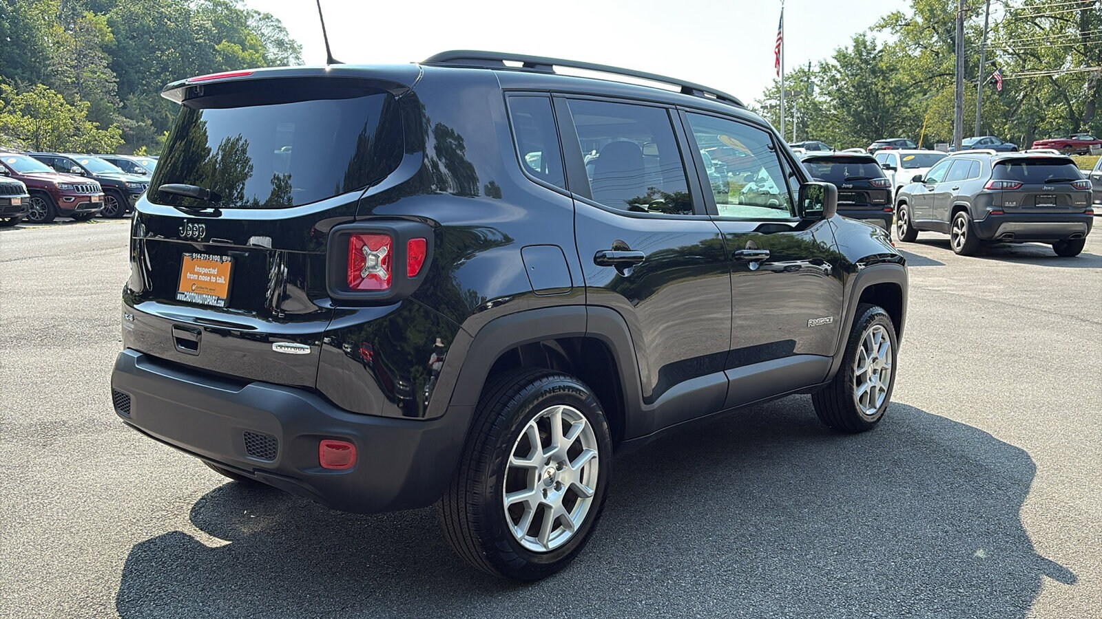 2022 Jeep Renegade Latitude photo 2