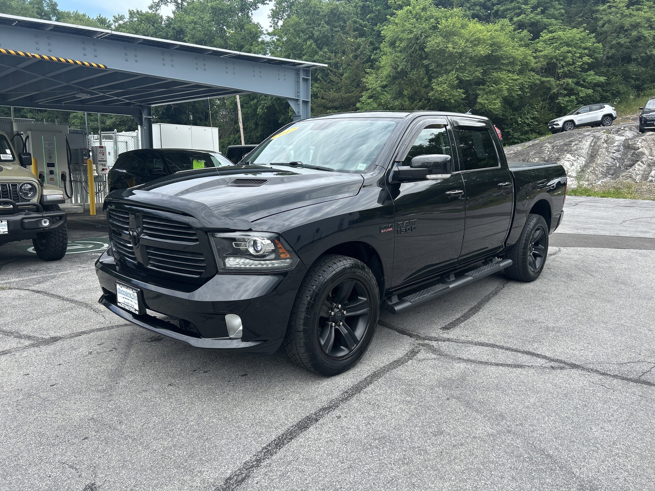 2017 RAM 1500 Sport 4x4 Crew Cab 5'7's photo