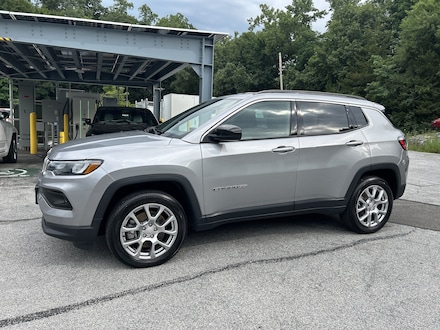 2023 Jeep Compass Latitude Lux Latitude Lux 4x4