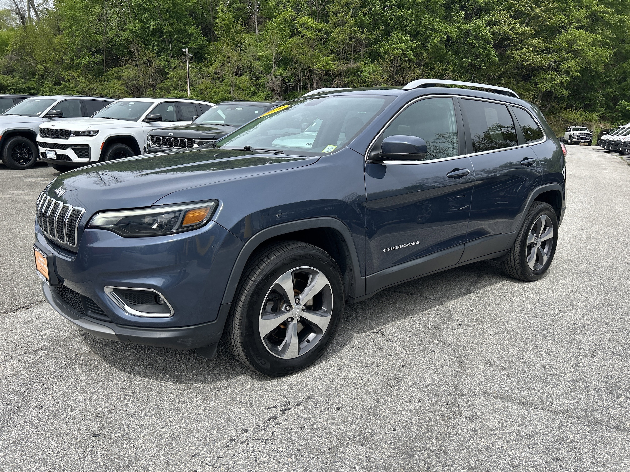 Used 2019 Jeep Cherokee Limited with VIN 1C4PJMDX9KD369719 for sale in Croton-on-Hudson, NY
