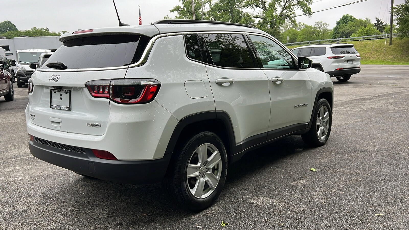 2022 Jeep Compass Latitude photo 3