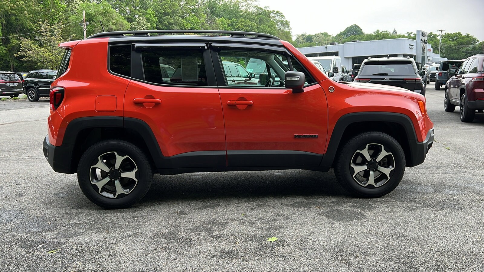 2021 Jeep Renegade Trailhawk photo 2