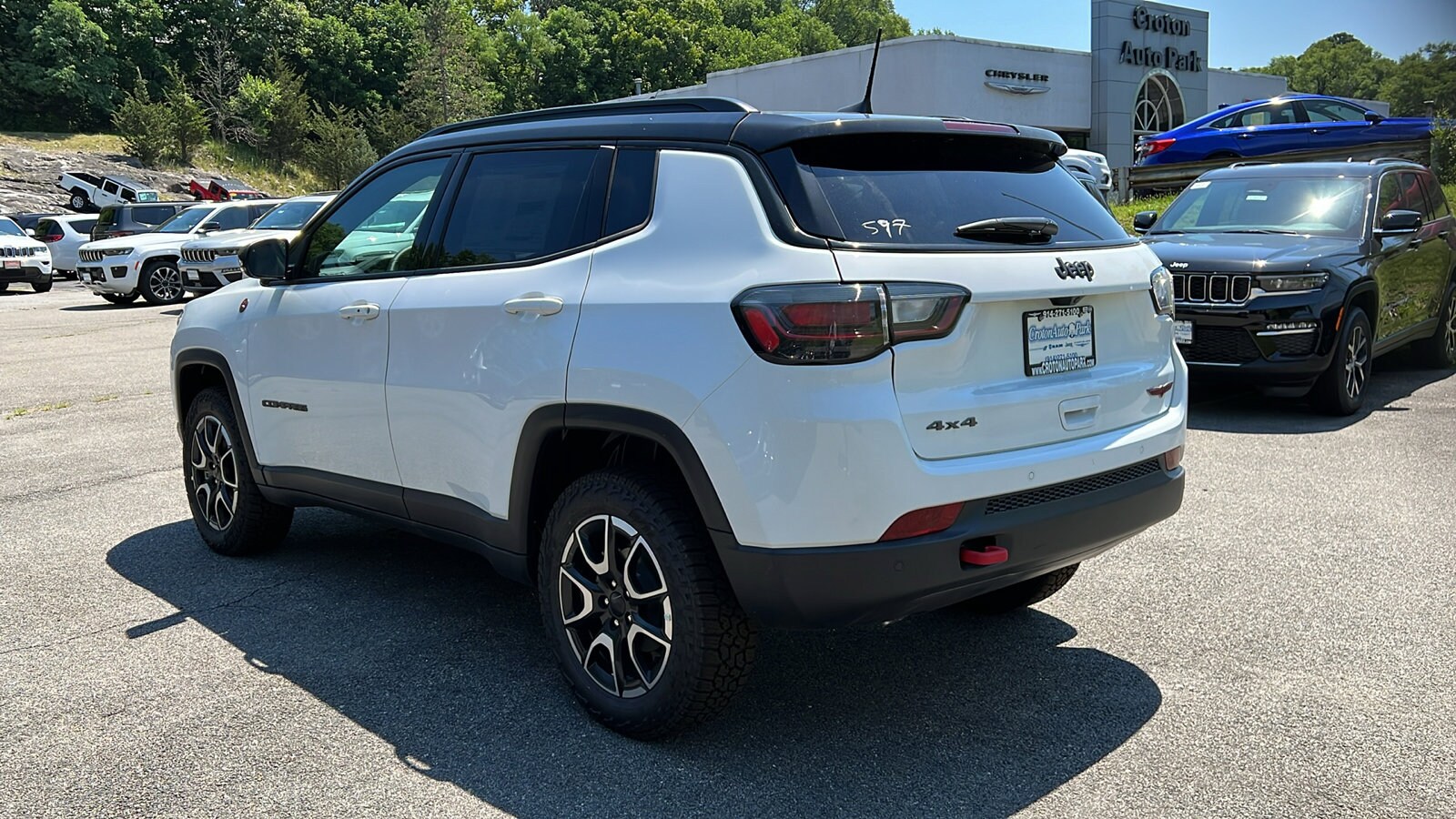 2024 Jeep Compass Trailhawk photo 4