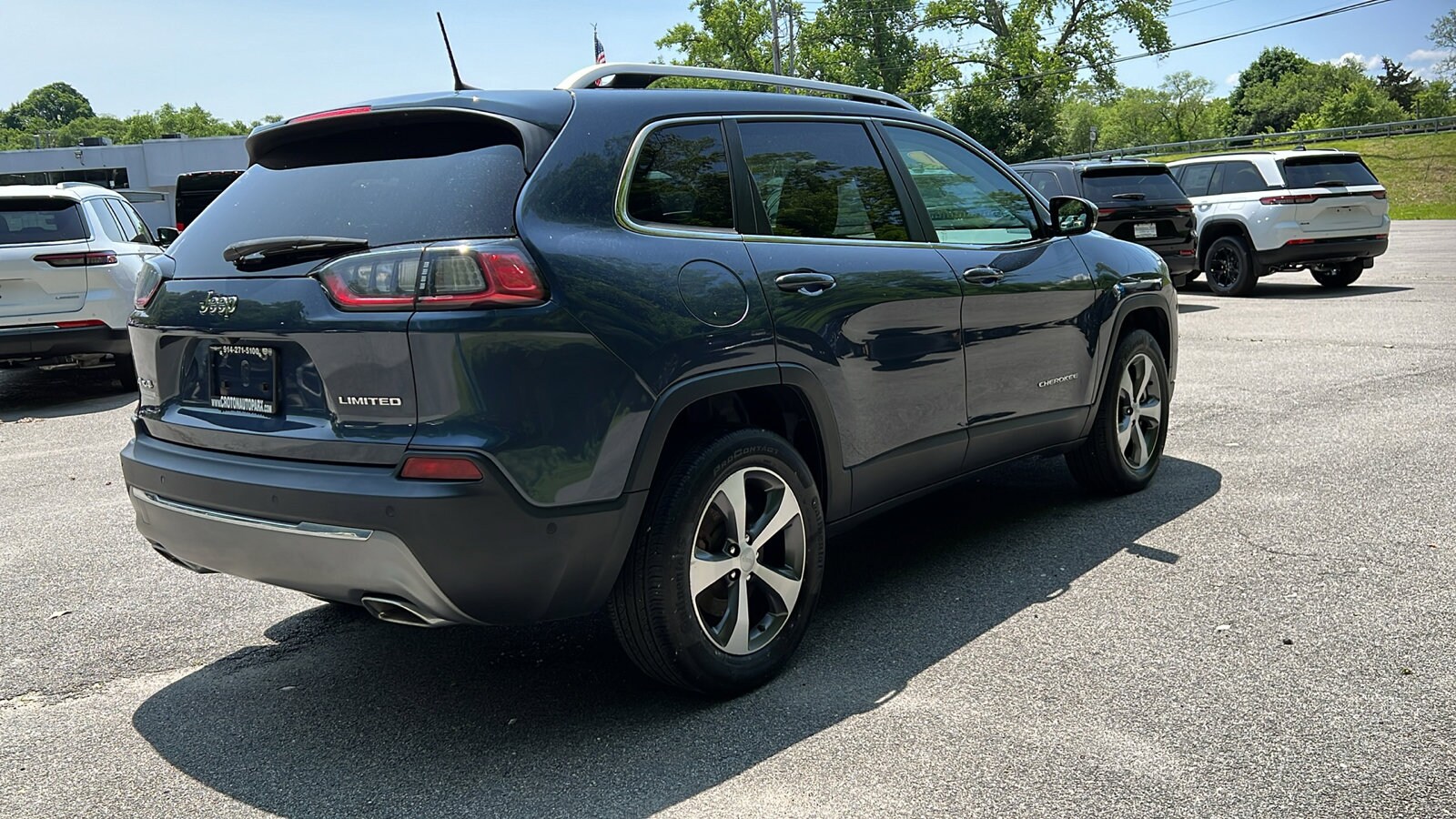 2021 Jeep Cherokee Limited photo 2