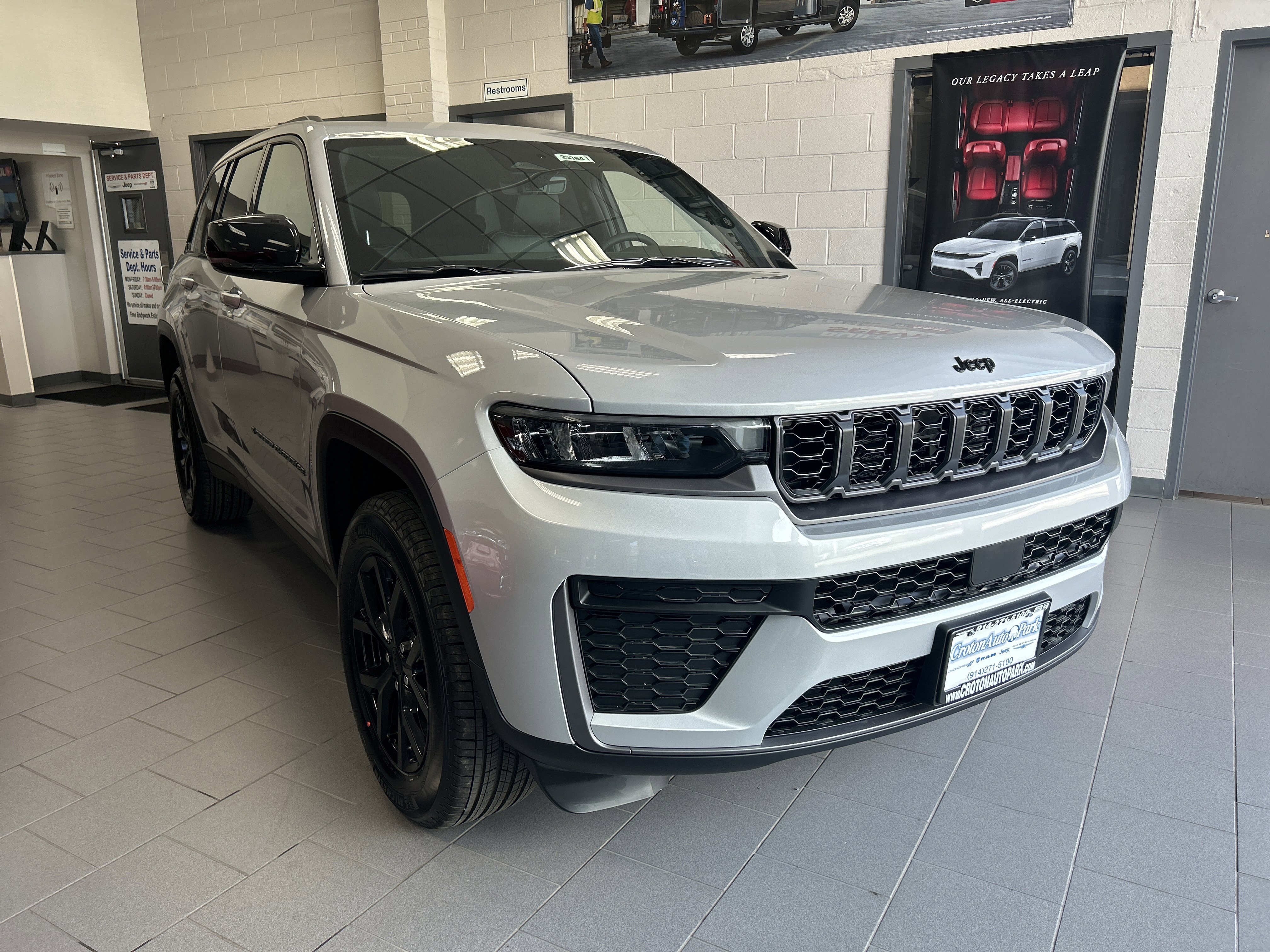 2026 Jeep Grand Cherokee LAREDO ALTITUDE 4X4 Sport Utility