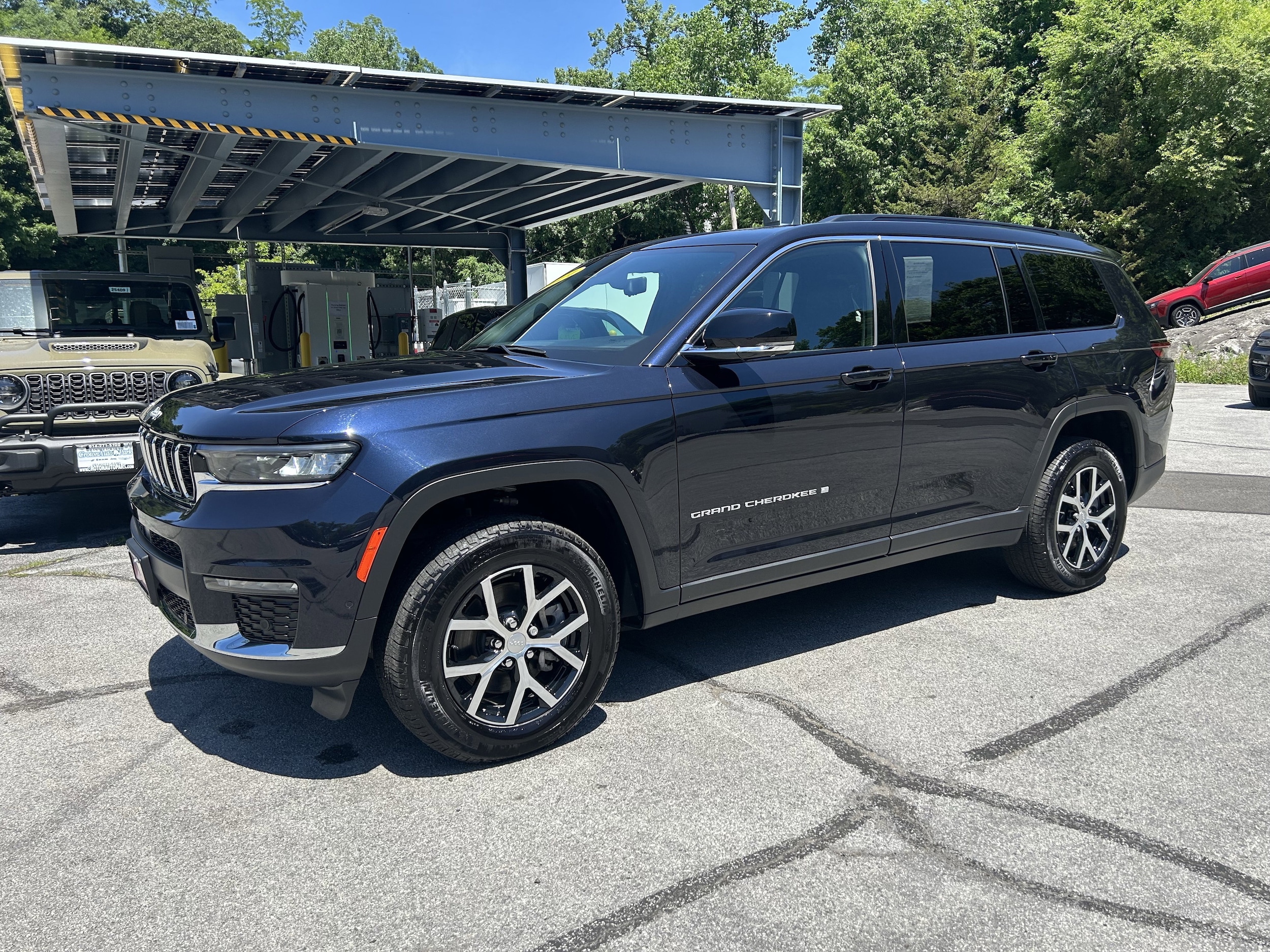2024 Jeep Grand Cherokee L Limited 4x4's photo
