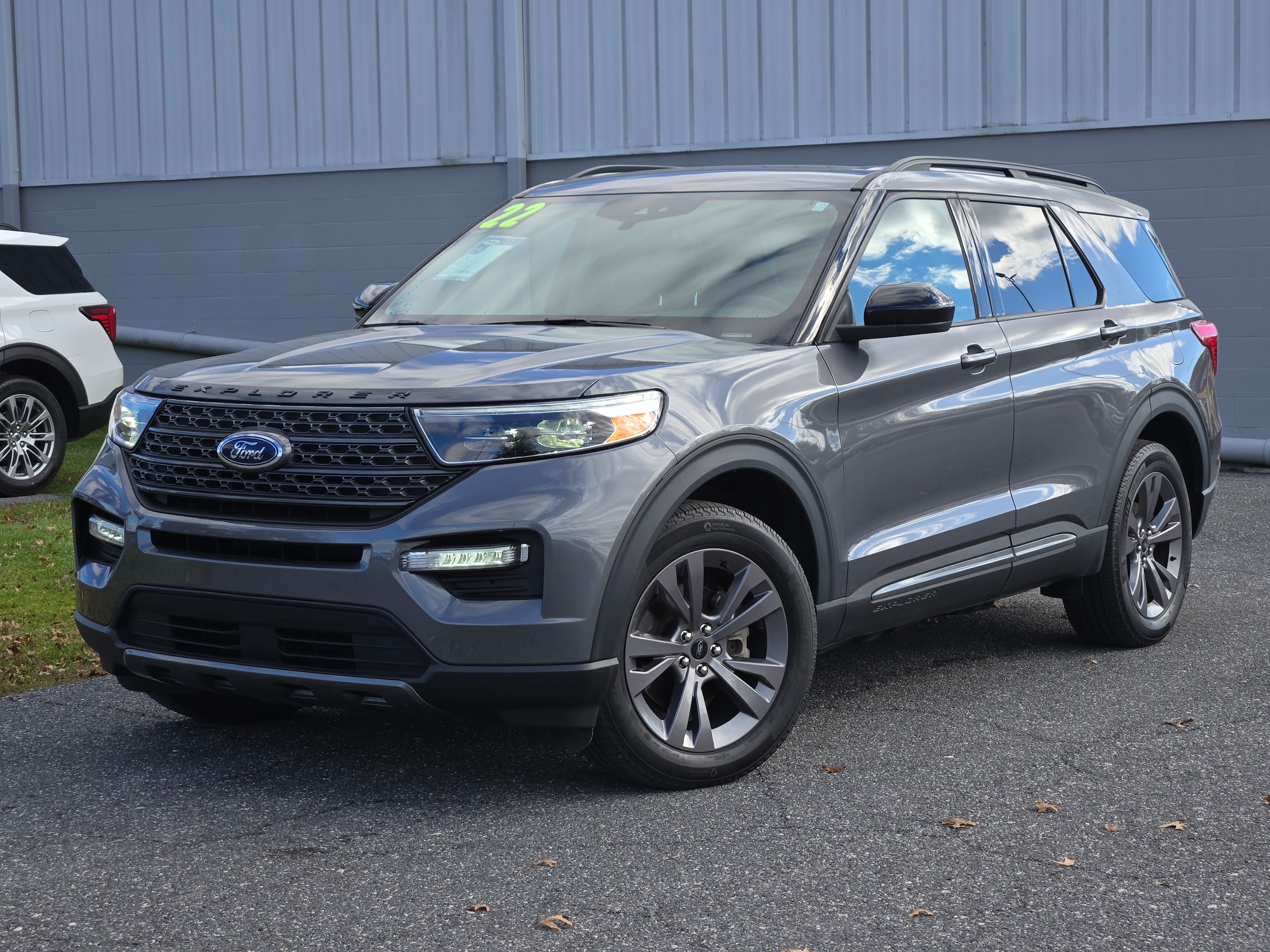 2022 Ford Explorer XLT's photo