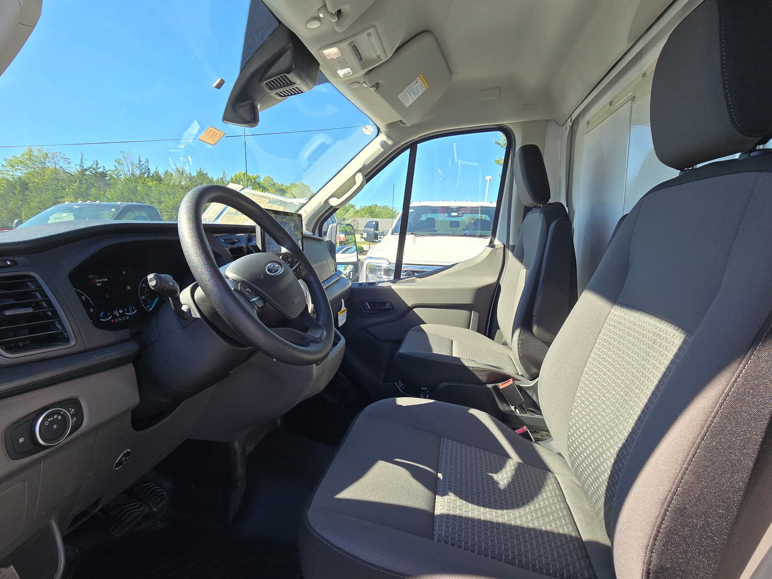 2025 Ford Transit Cutaway Base - Photo 7