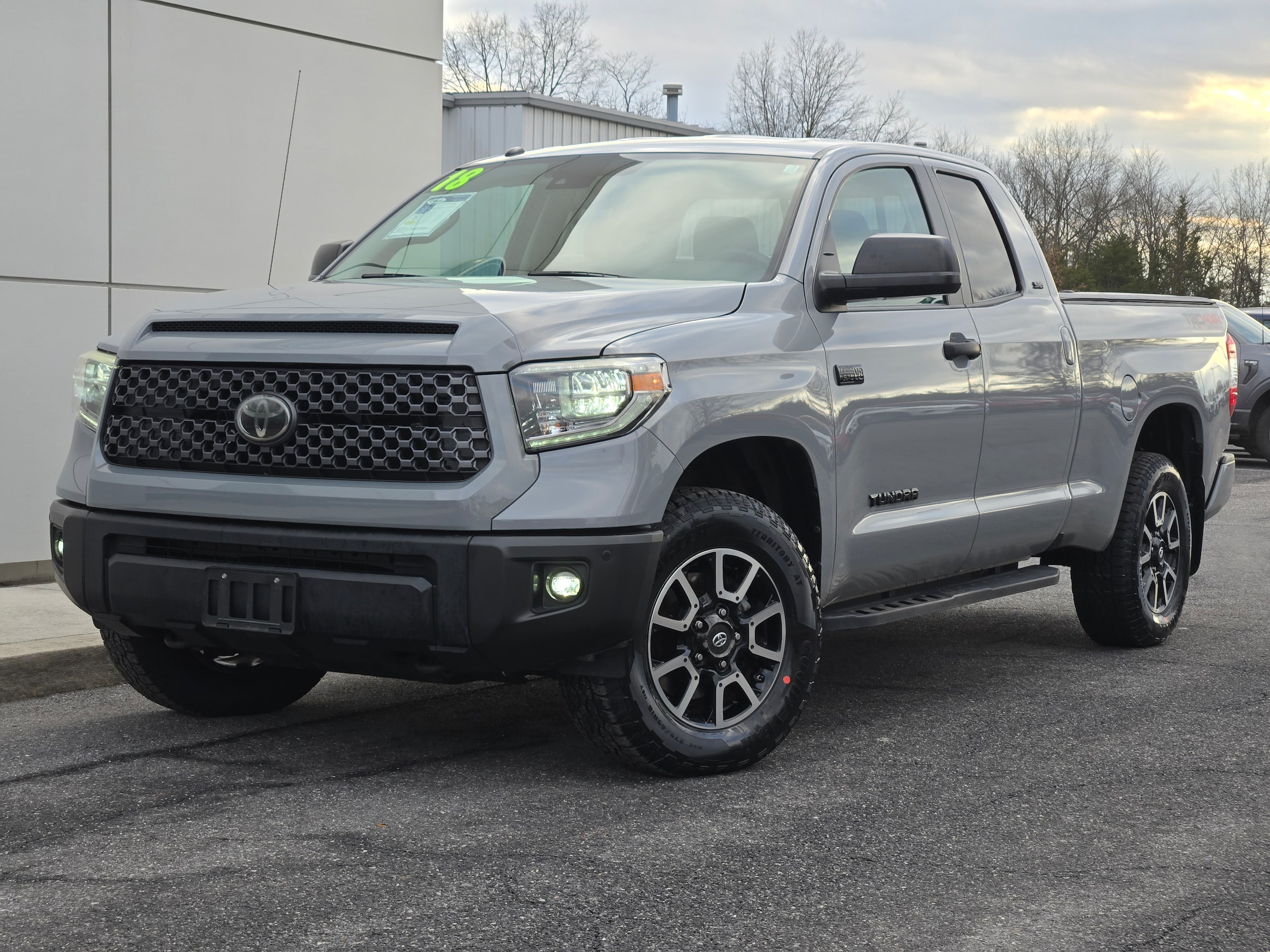 2018 Toyota Tundra SR5's photo