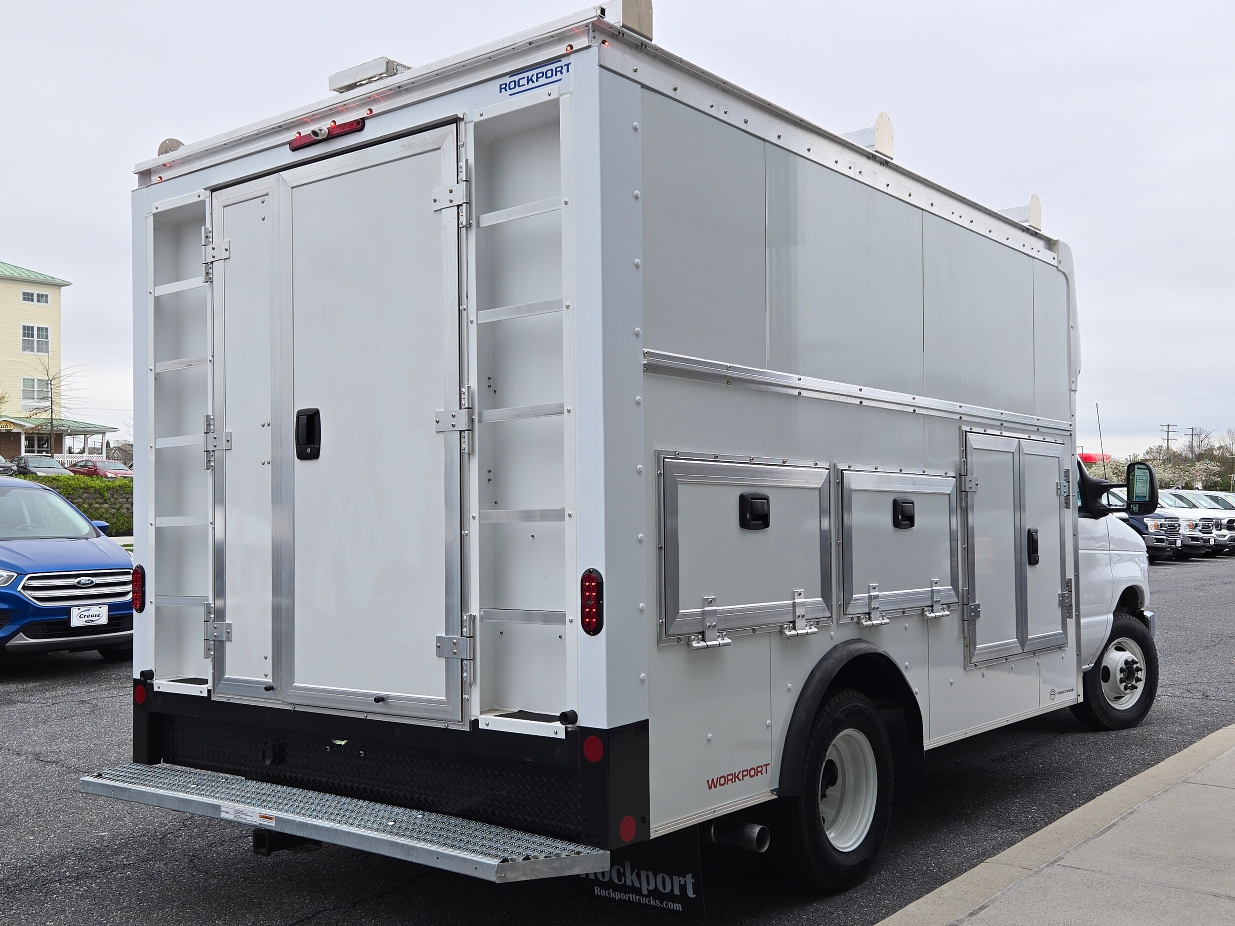 2025 Ford E-350 Base photo 3