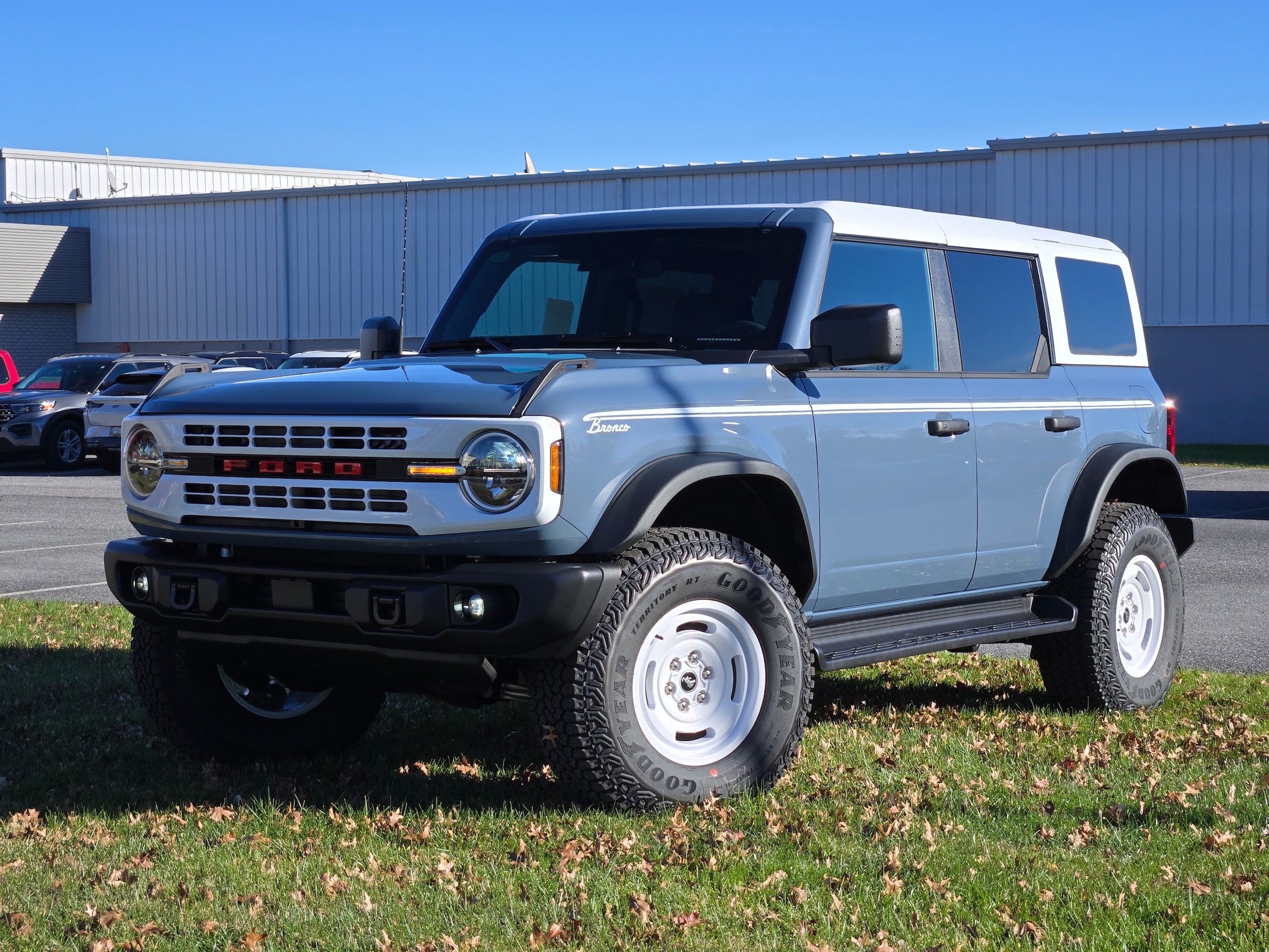 2025 Ford Bronco 4-Door Heritage Editon's photo