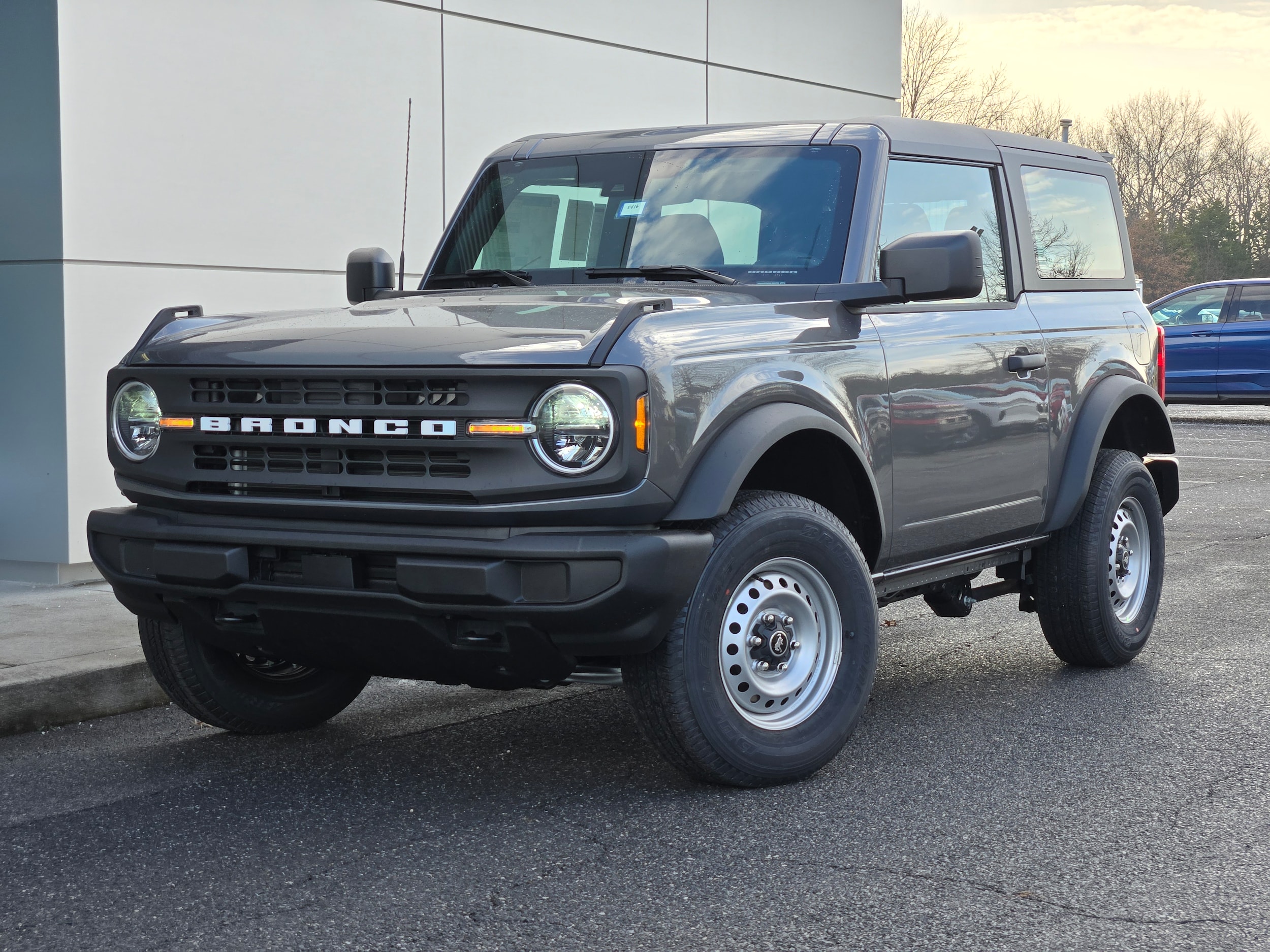 2025 Ford Bronco 2-Door Base's photo