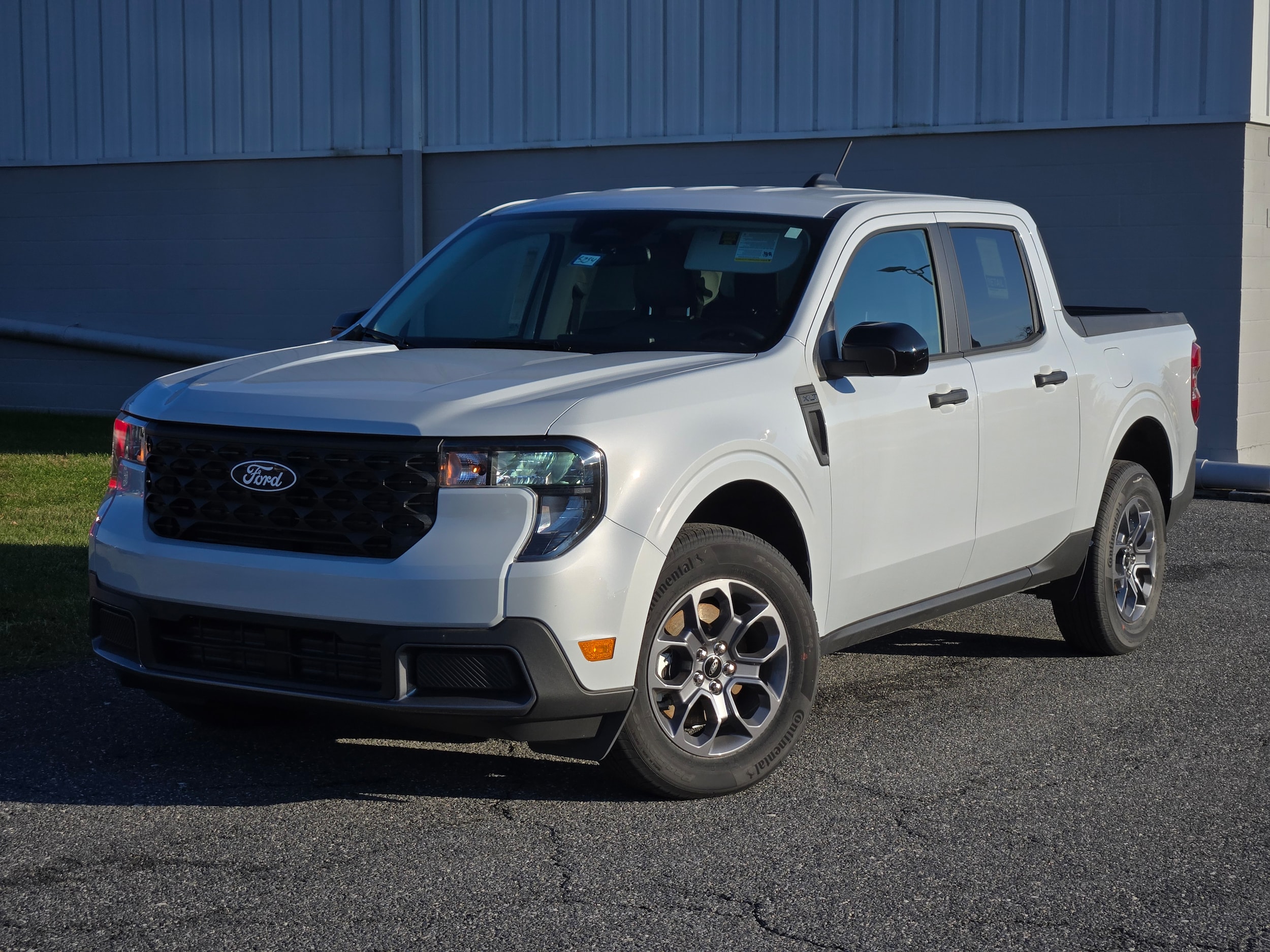 2025 Ford Maverick XLT's photo