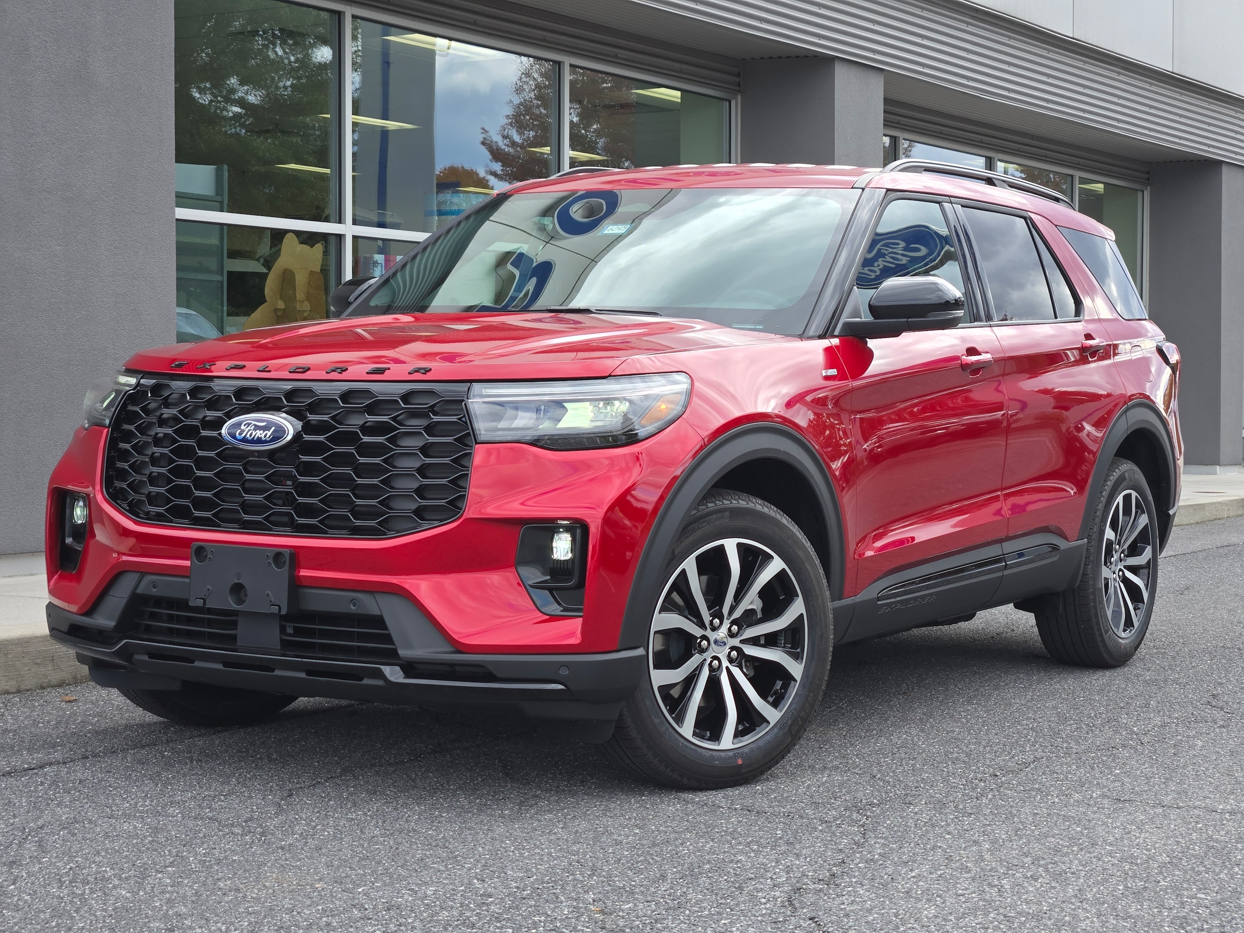 2026 Ford Explorer ST-LINE's photo