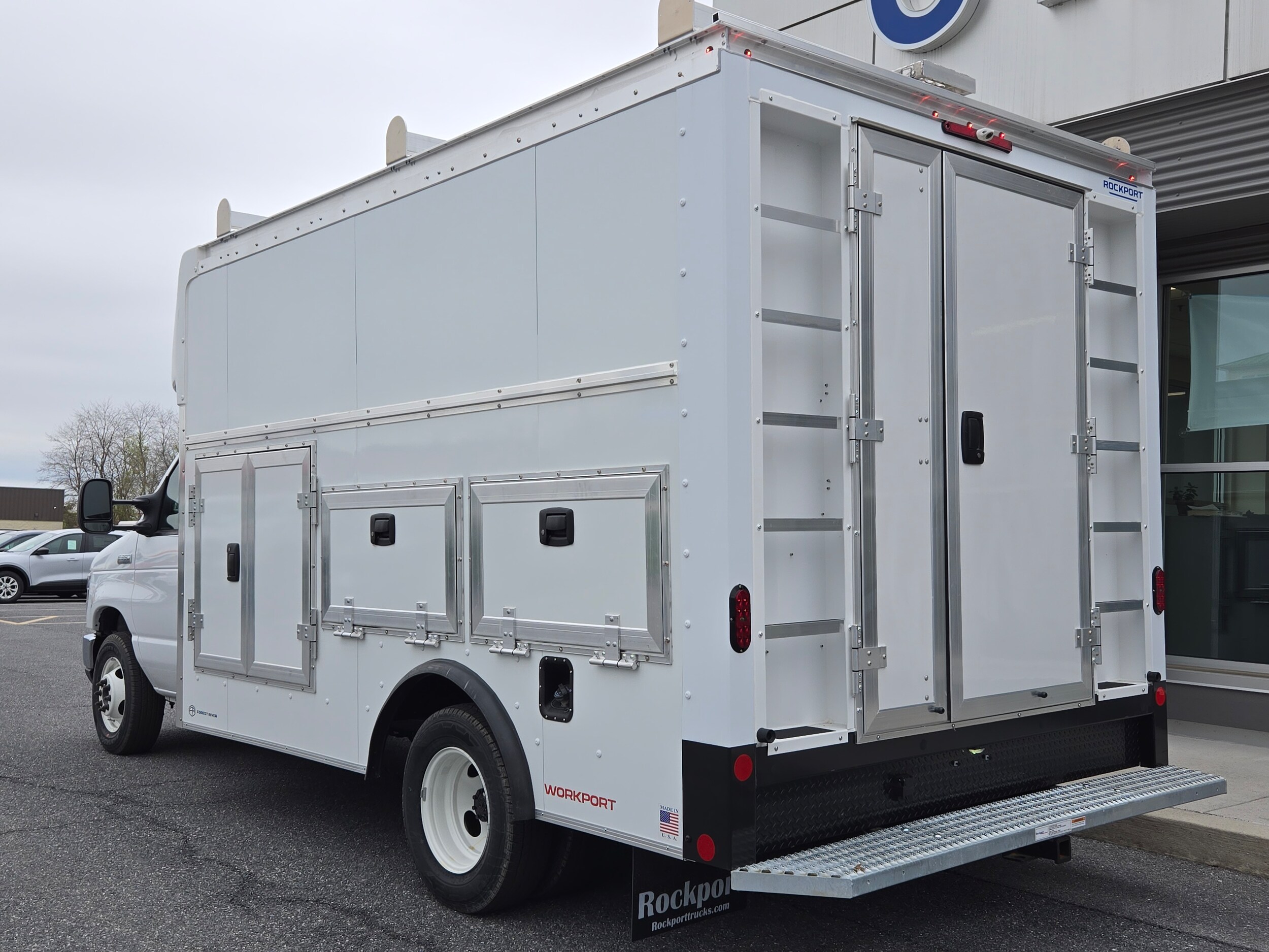 2025 Ford E-350 Base photo 2