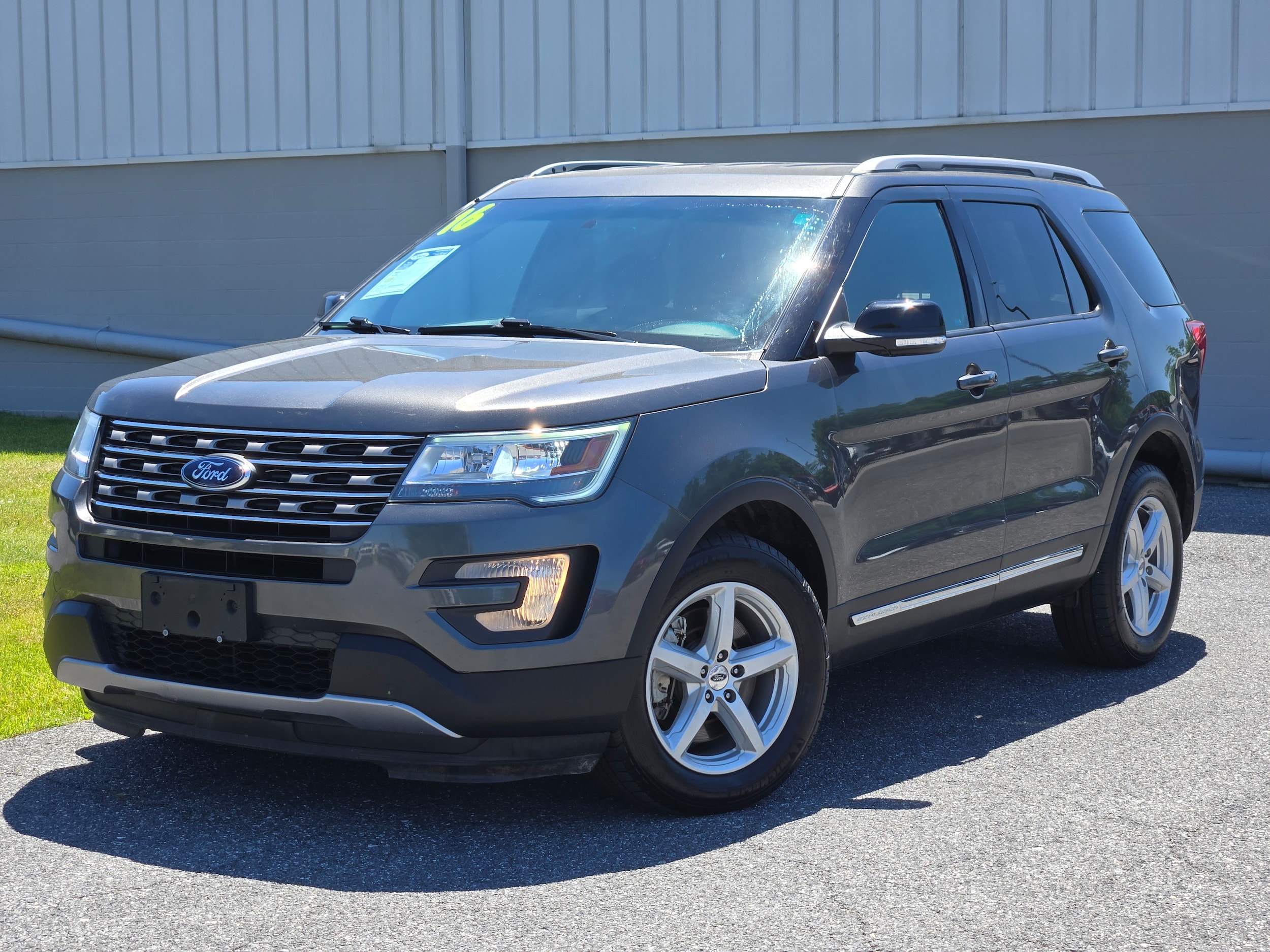 2016 Ford Explorer XLT 4WD's photo