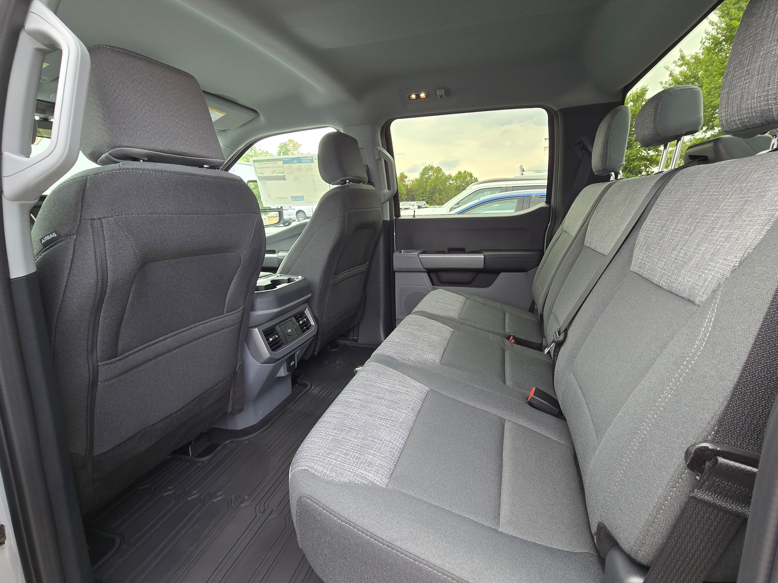 2026 Ford F-350 Super Duty XLT - Photo 7