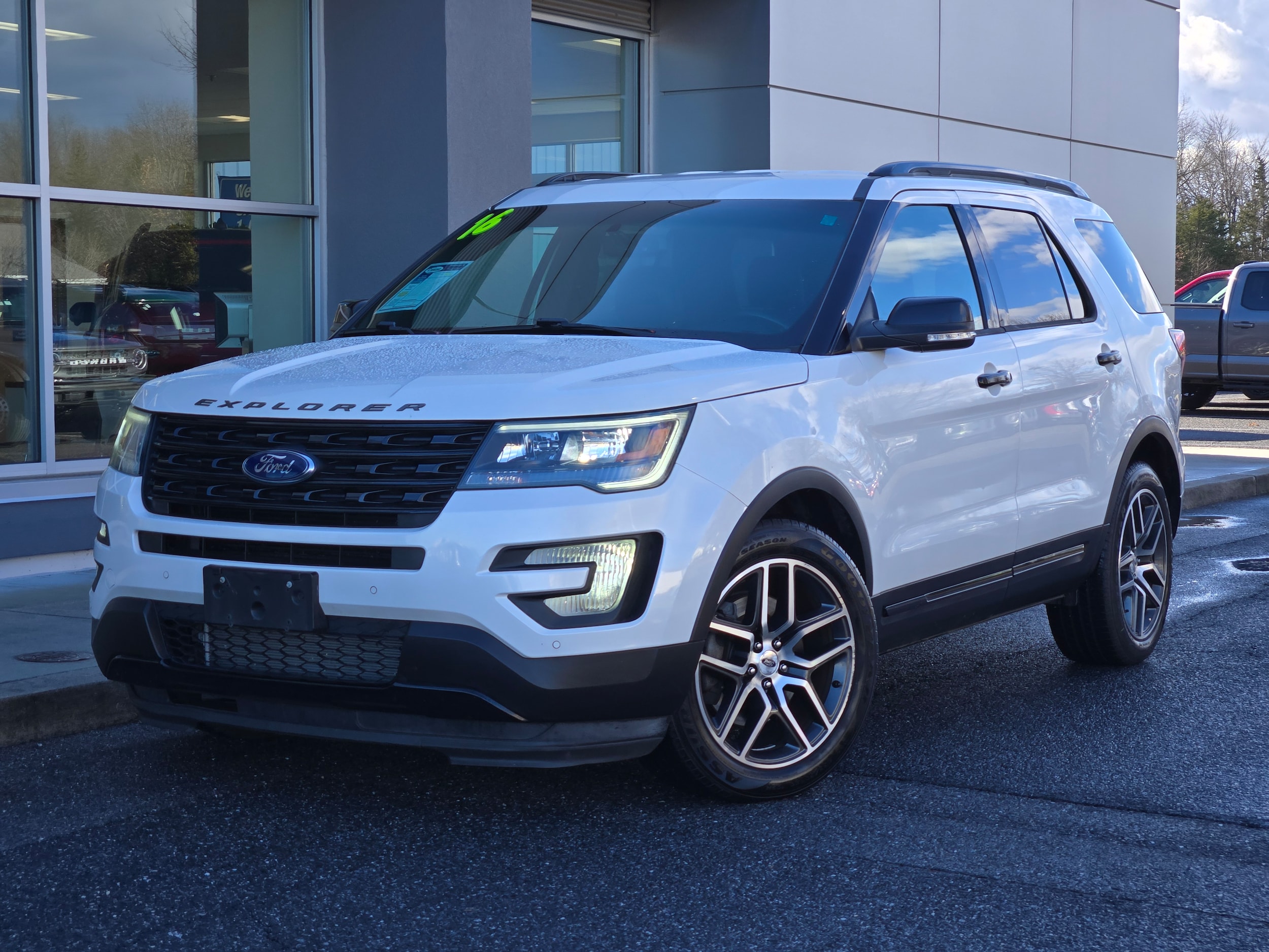 2016 Ford Explorer Sport's photo