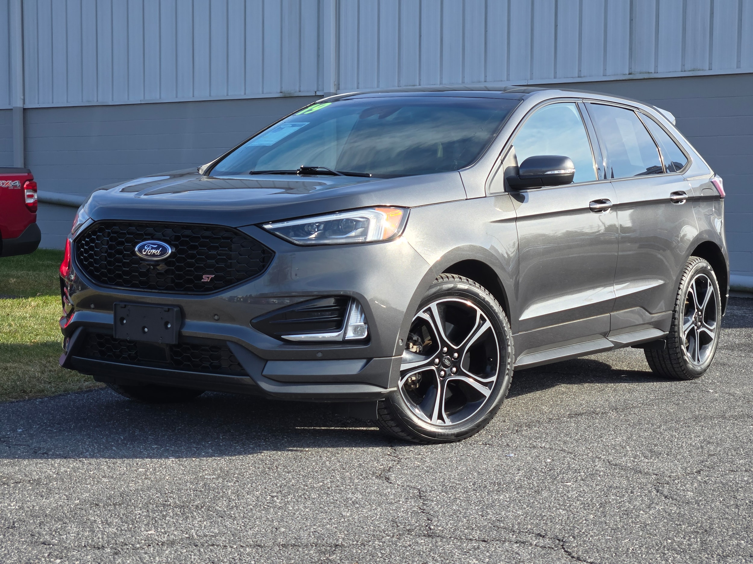 2019 Ford Edge ST's photo