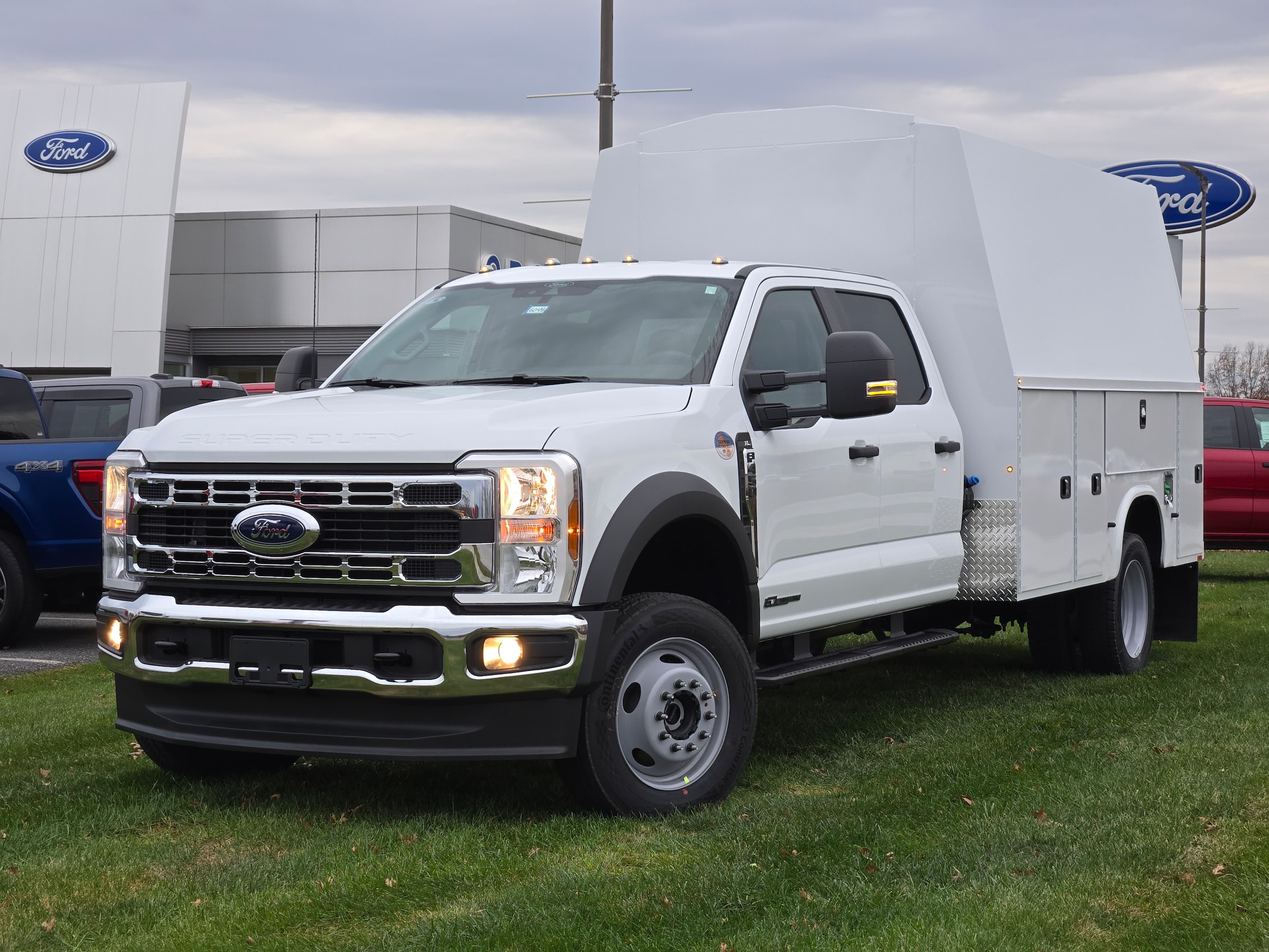 2026 Ford F-450 Super Duty Chassis Cab XL's photo