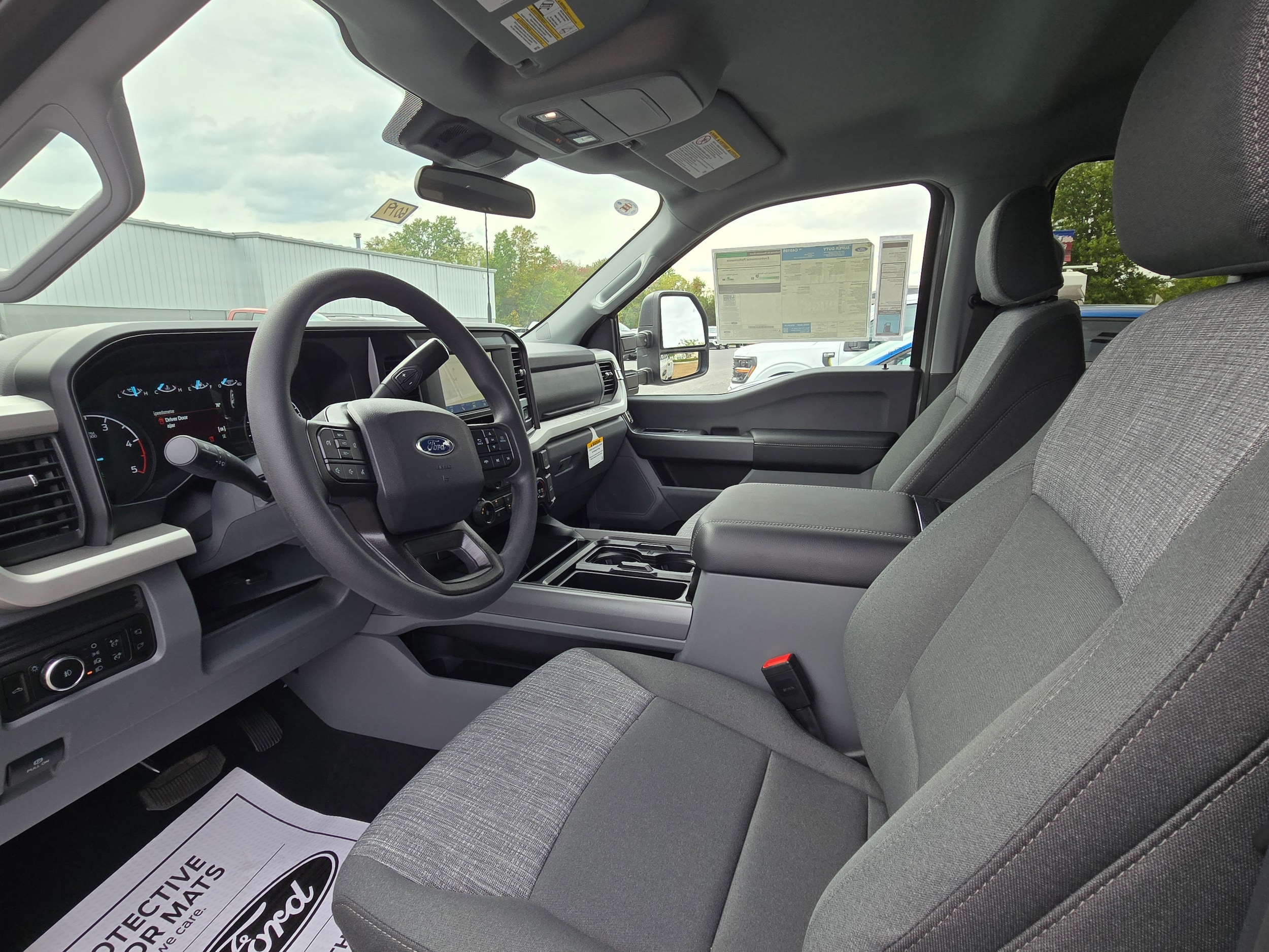 2026 Ford F-350 Super Duty XLT - Photo 6