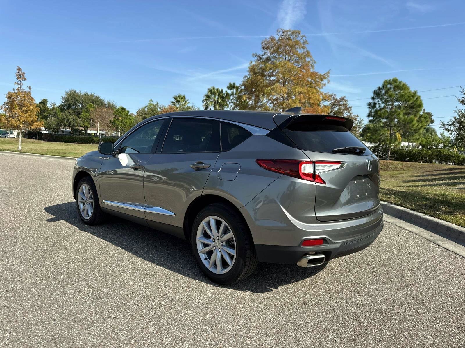 2023 Acura RDX Base photo 2