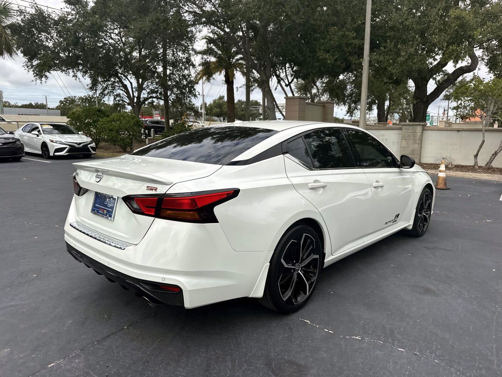 2023 Nissan Altima 2.5 SR photo 4