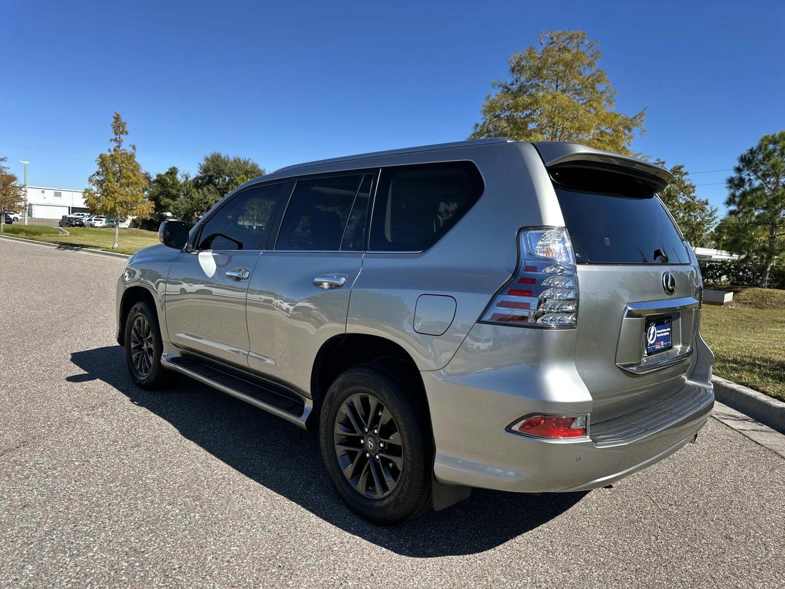 2020 Lexus GX 460 Premium photo 4