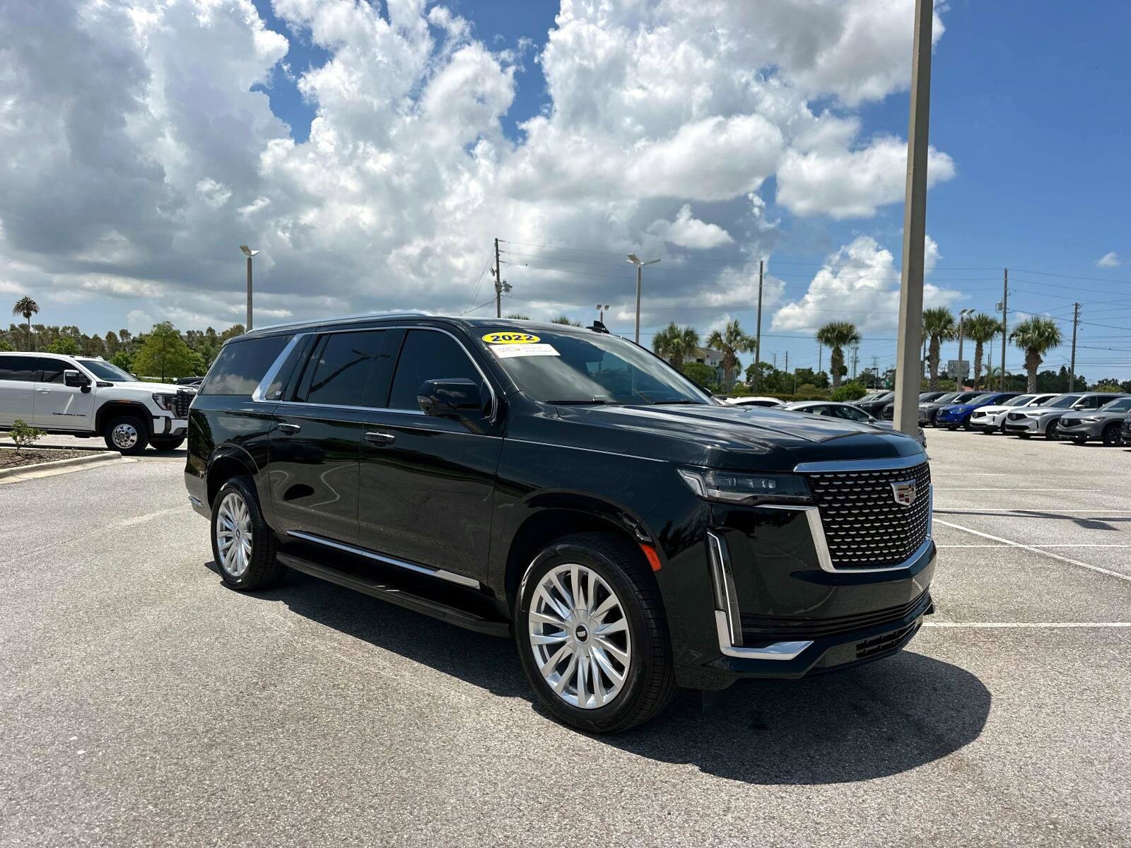 2022 Cadillac Escalade ESV Luxury photo 2