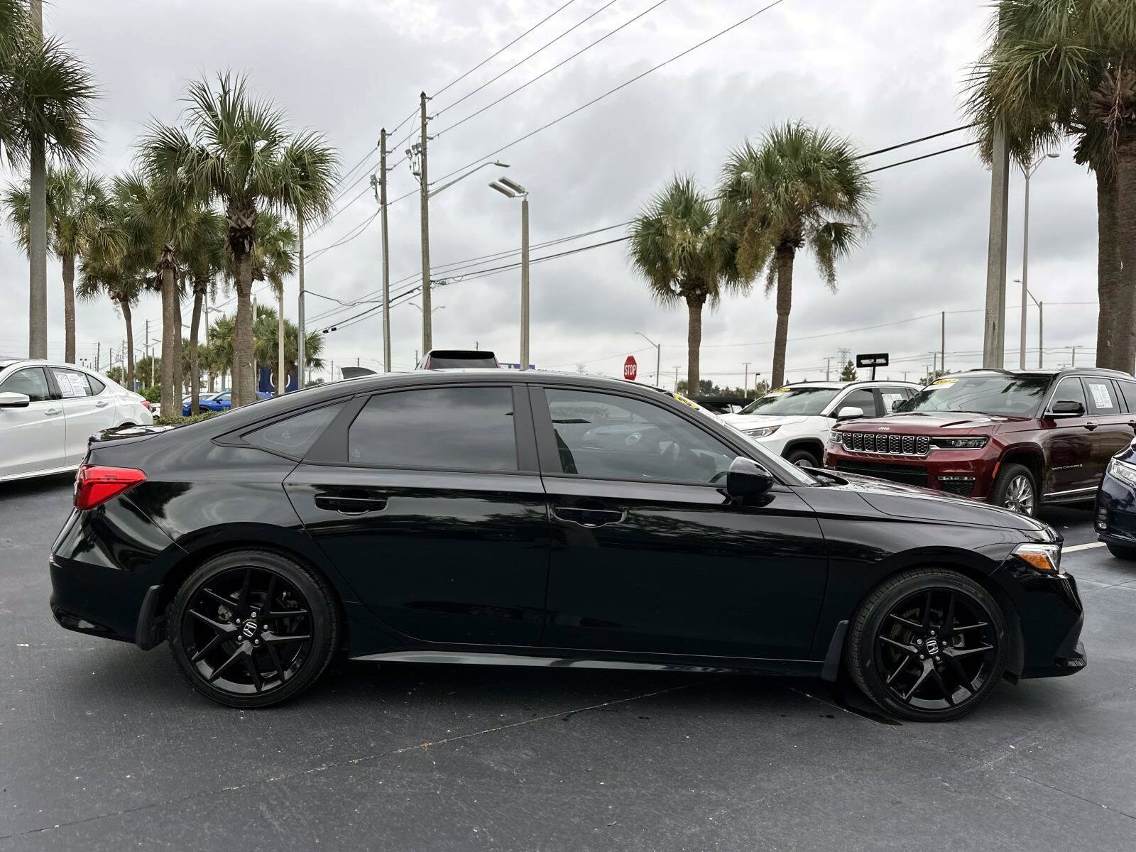 2022 Honda Civic Sport photo 2