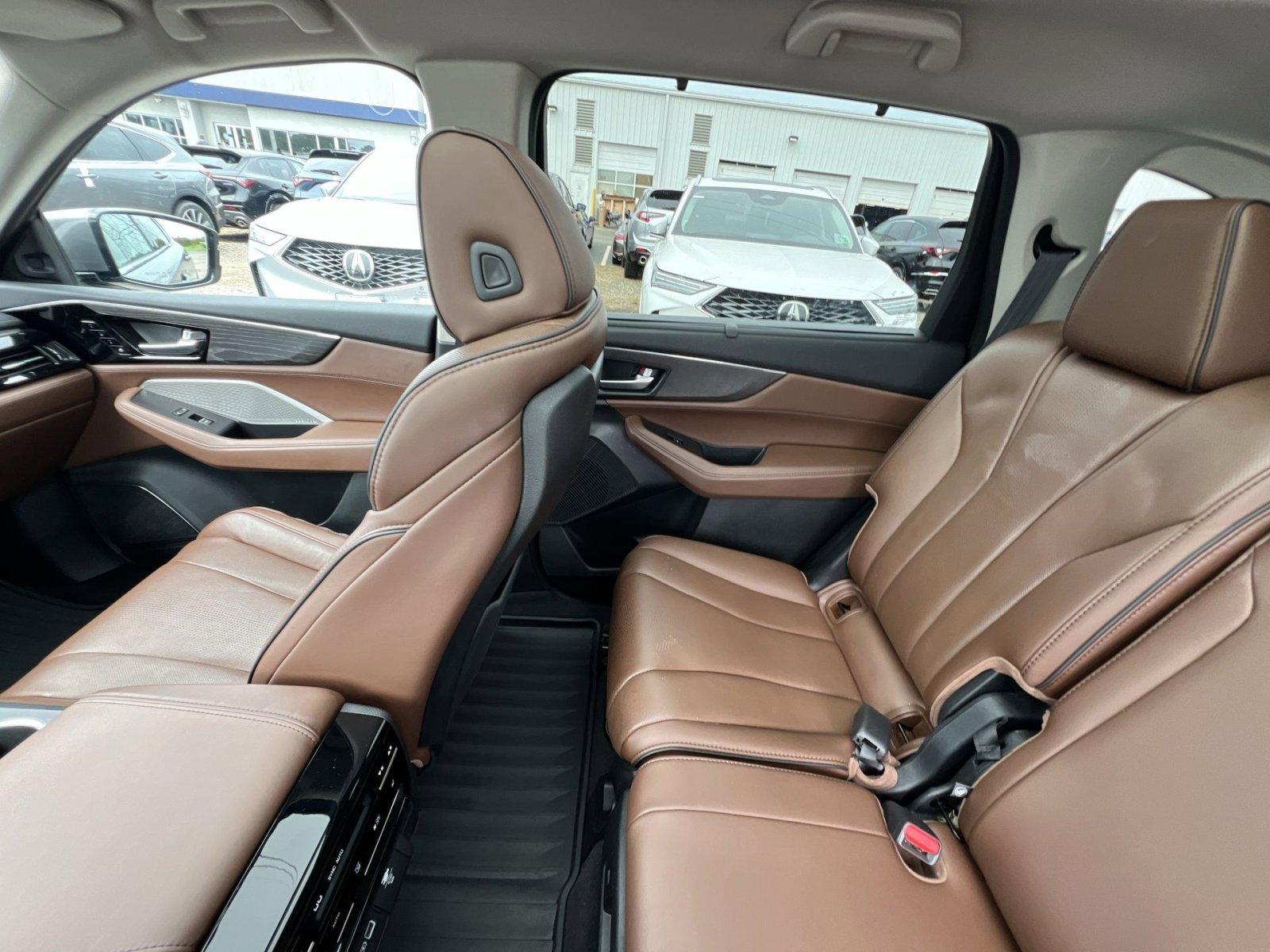 2023 Acura MDX SH-AWD Advance photo 3