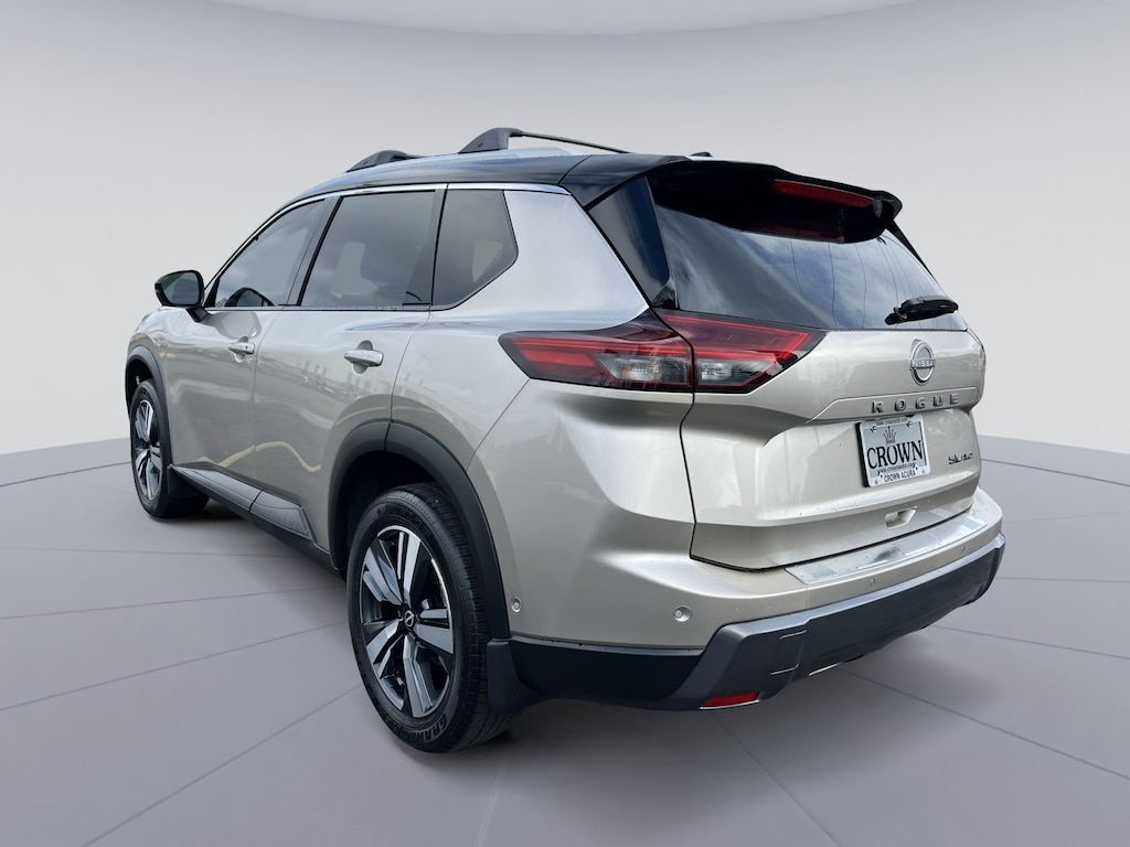 Used 2025 Nissan Rogue SL SUV
