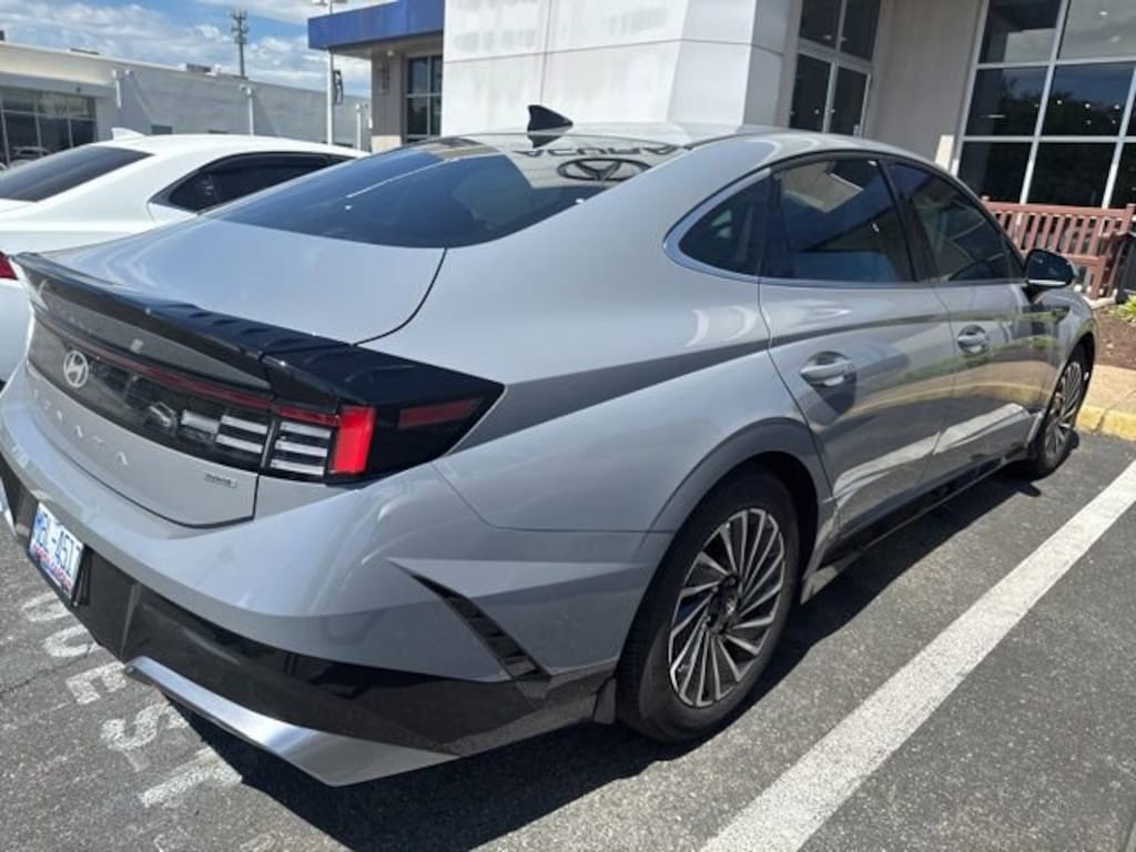 Used 2025 Hyundai Sonata Hybrid SEL Sedan
