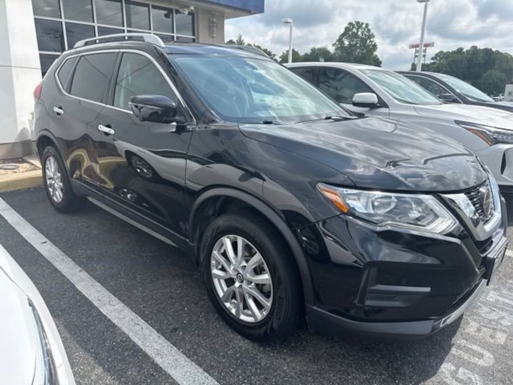 Used 2018 Nissan Rogue SV SUV