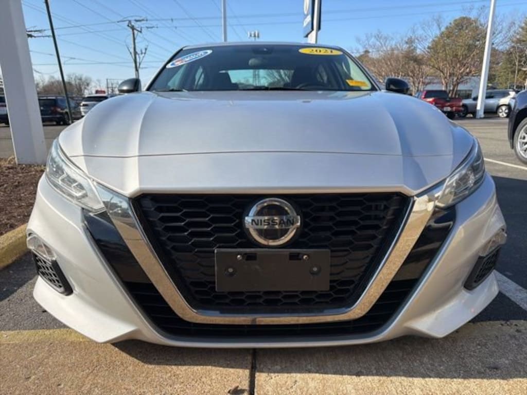 Used 2021 Nissan Altima 2.5 SR Sedan