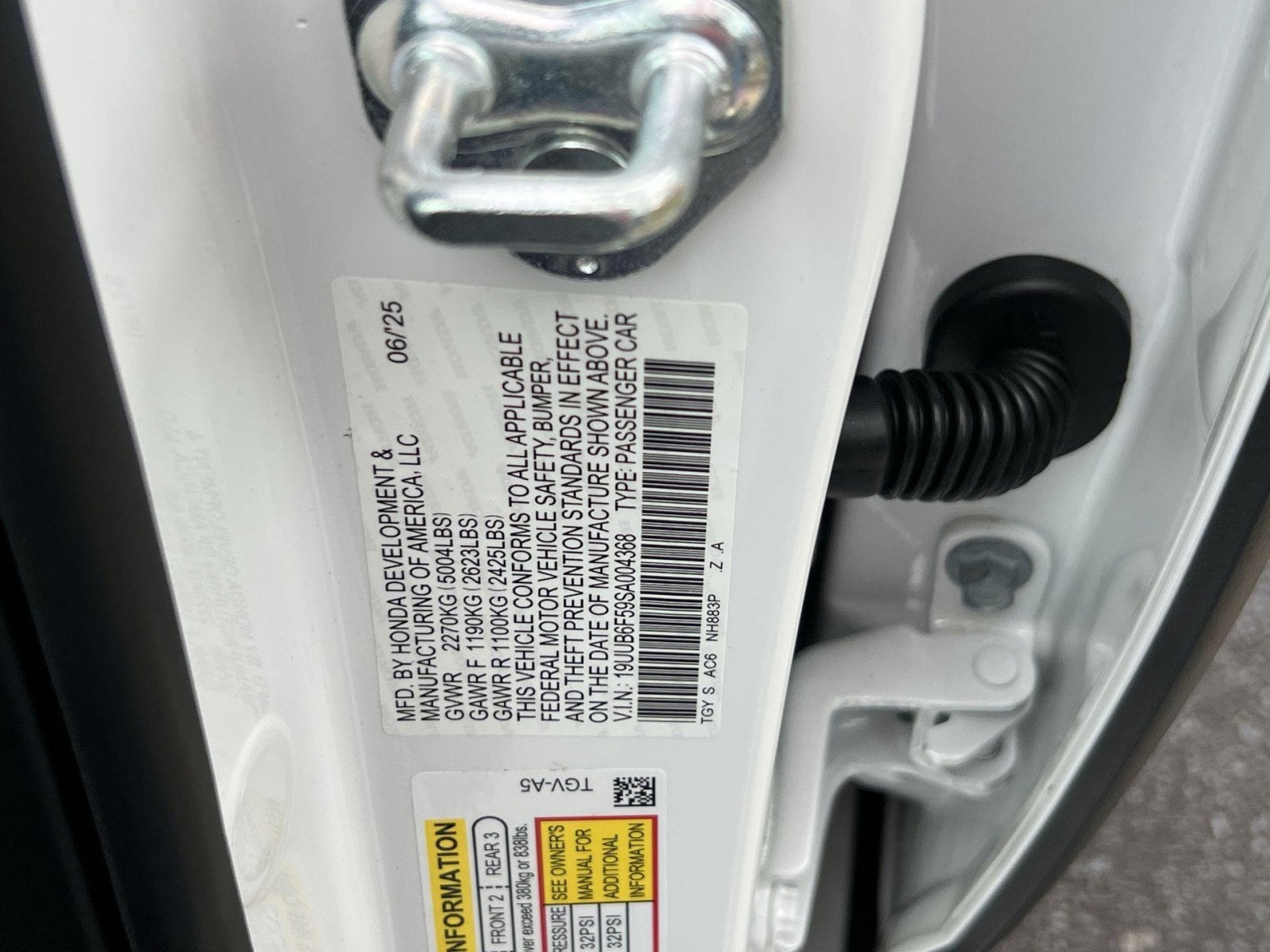 2025 Acura TLX A-Spec Package - Photo 28