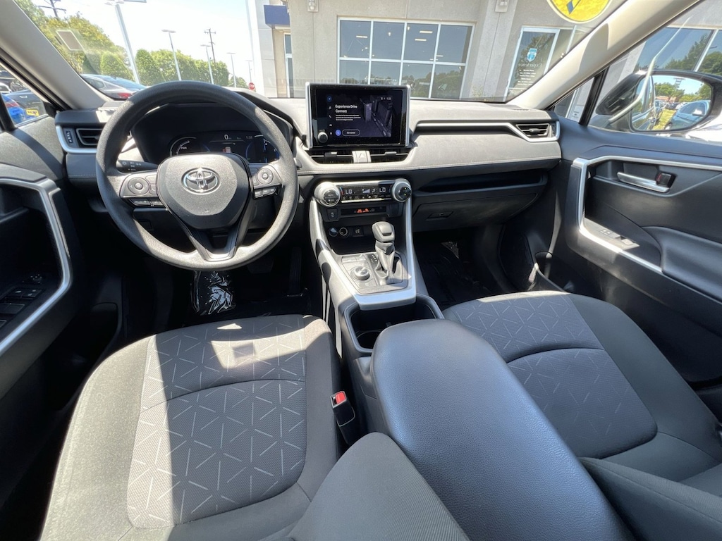 Used 2025 Toyota RAV4 Hybrid XLE SUV