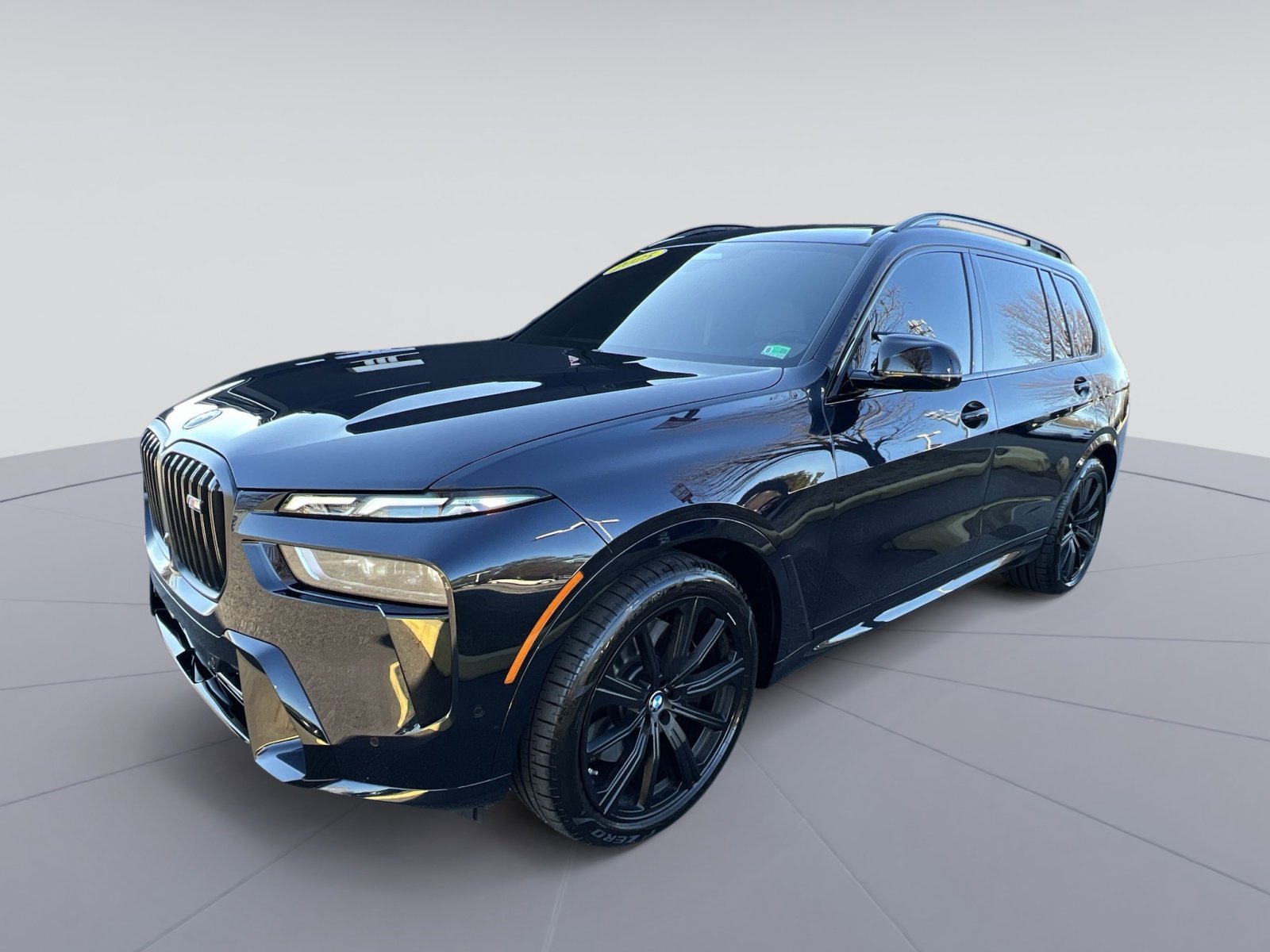 2025 BMW X7 M60i's photo